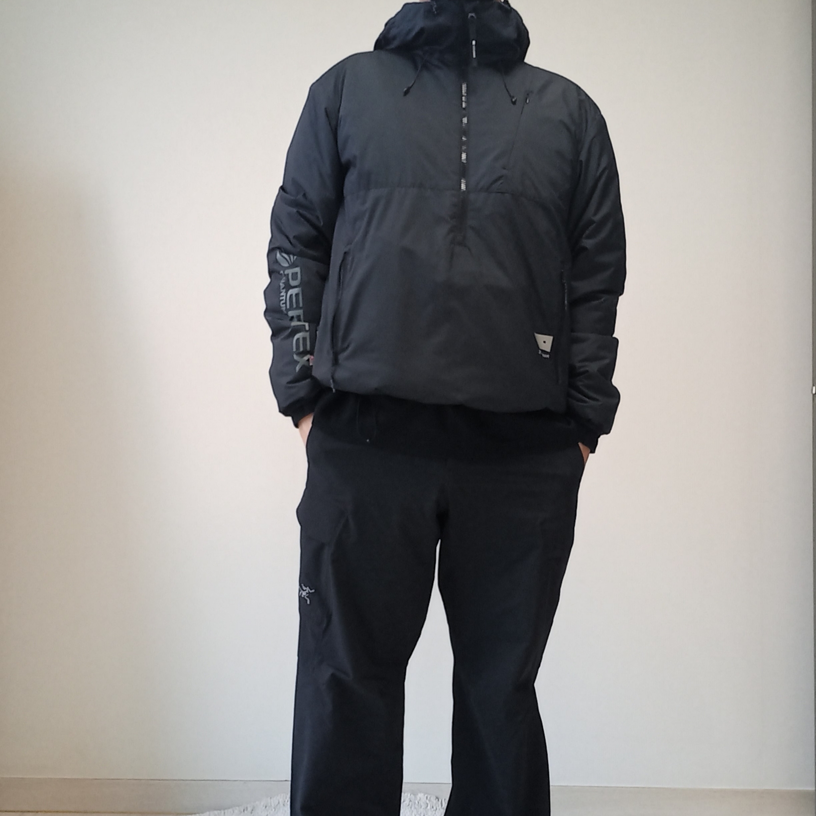 Arc'teryx Rampart Pants Black, Stussy Basic Stussy LS T-Shirt Black 착용 스타일 - 7