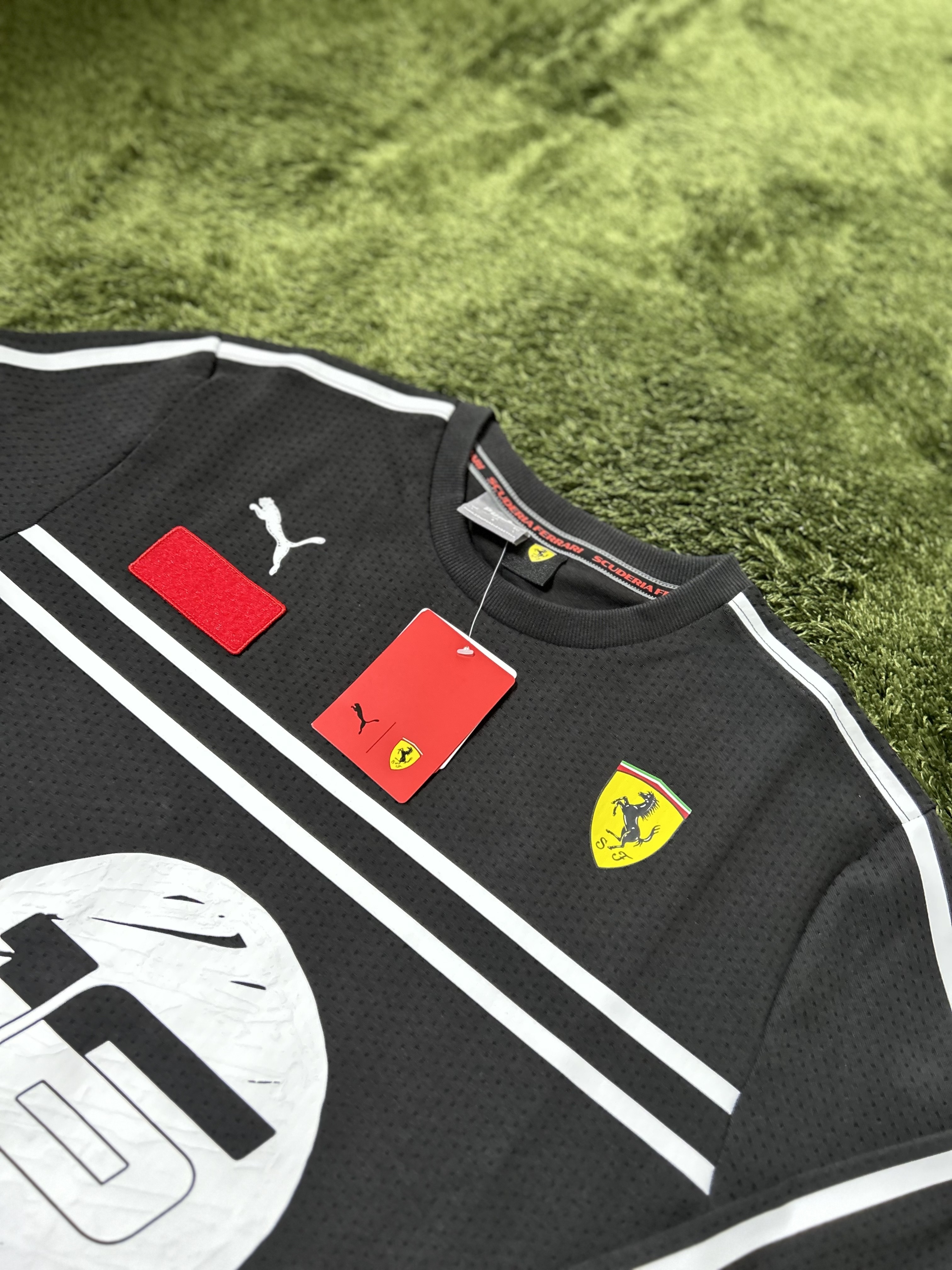 Puma x Ferrari x Joshua Vides Mesh Crew Black 착용 스타일 - 1