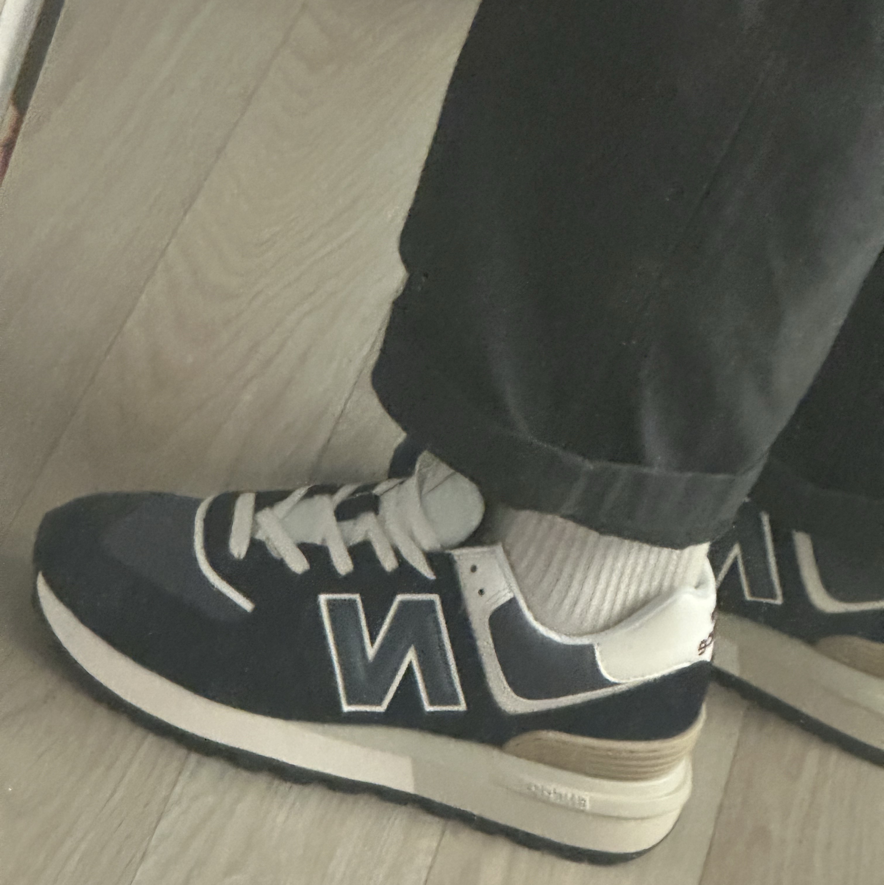 New Balance 574 Legacy Navy 착용 스타일