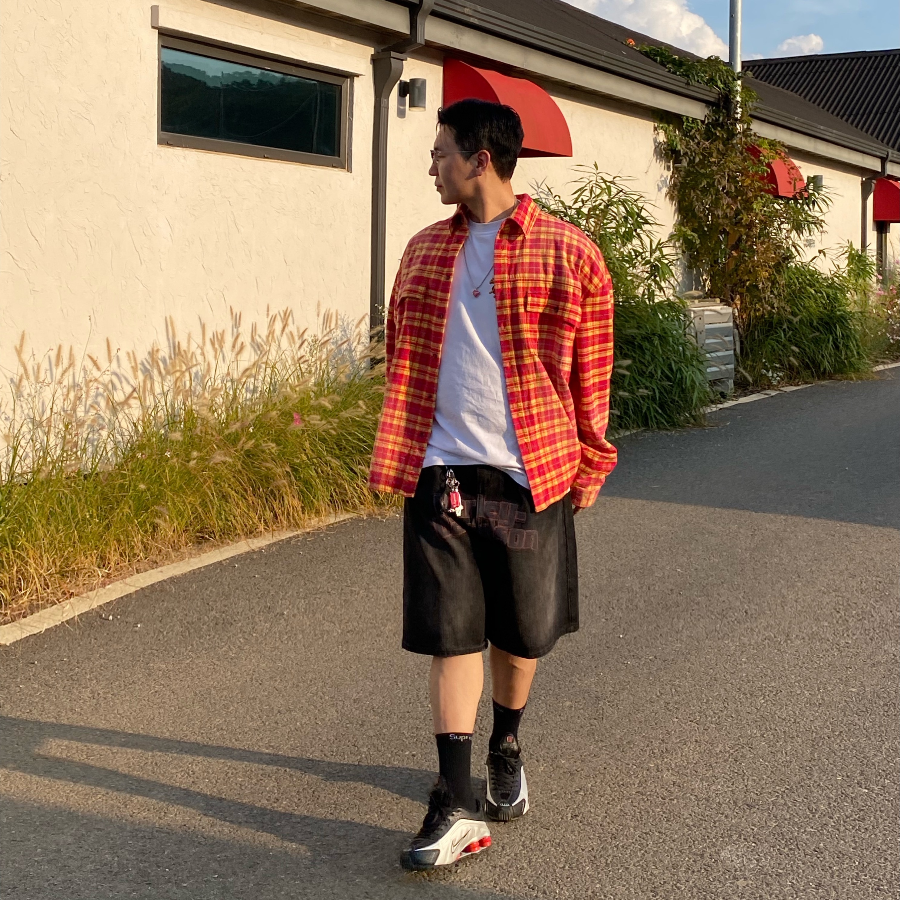 Farfromwhat Far Washed Flannel Shirts Red, (W) Nike Shox R4 Metallic Silver and Black 착용 스타일 - 3