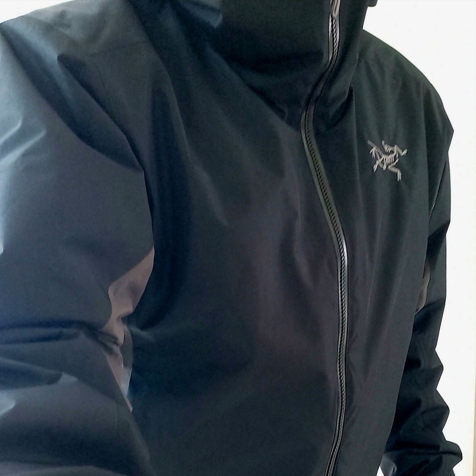 Arc'teryx Solano Insulated Hoody Black Graphite, Arc'teryx Solano Insulated Hoody Black Graphite 착용 스타일 - 5