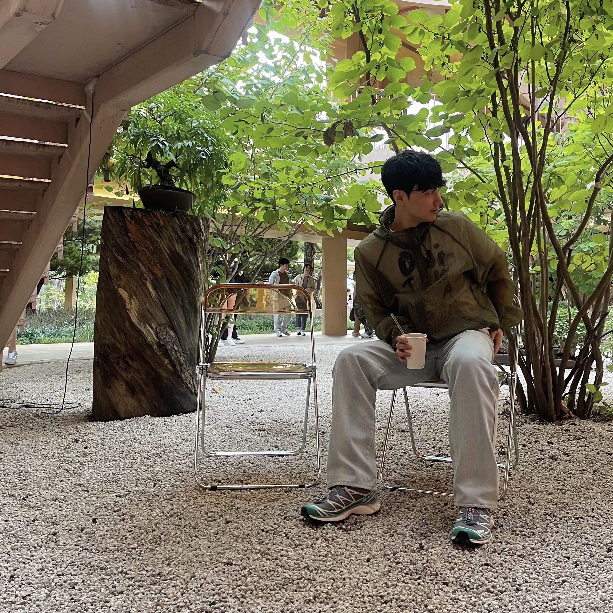 Stussy Beach Shell Transparent Ripstop Olive 착용 스타일