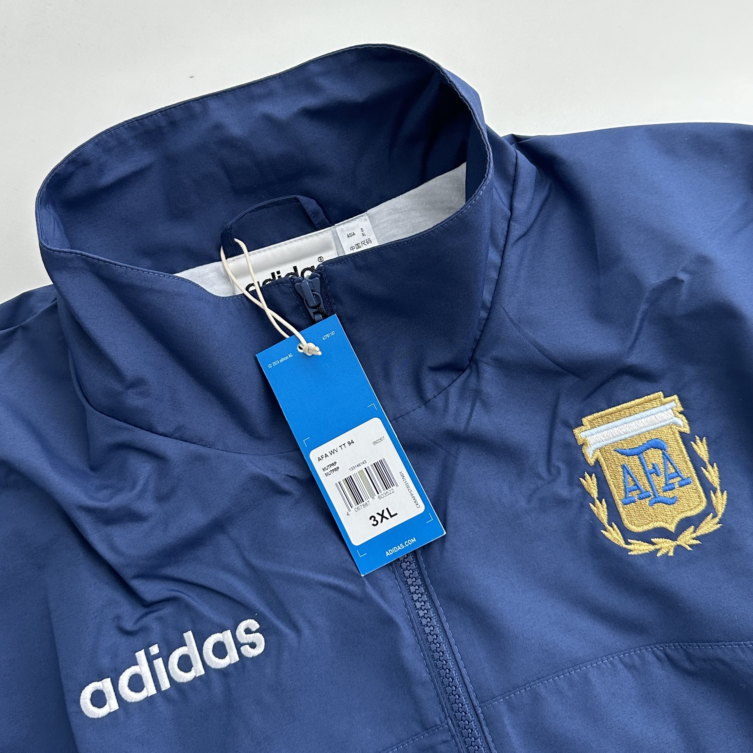 Adidas Argentina 1994 Woven Track Jacket Mute Purple - KR Sizing, Adidas Real Madrid Originals Track Top Charcoal Grey - KR Sizing 착용 스타일 - 2