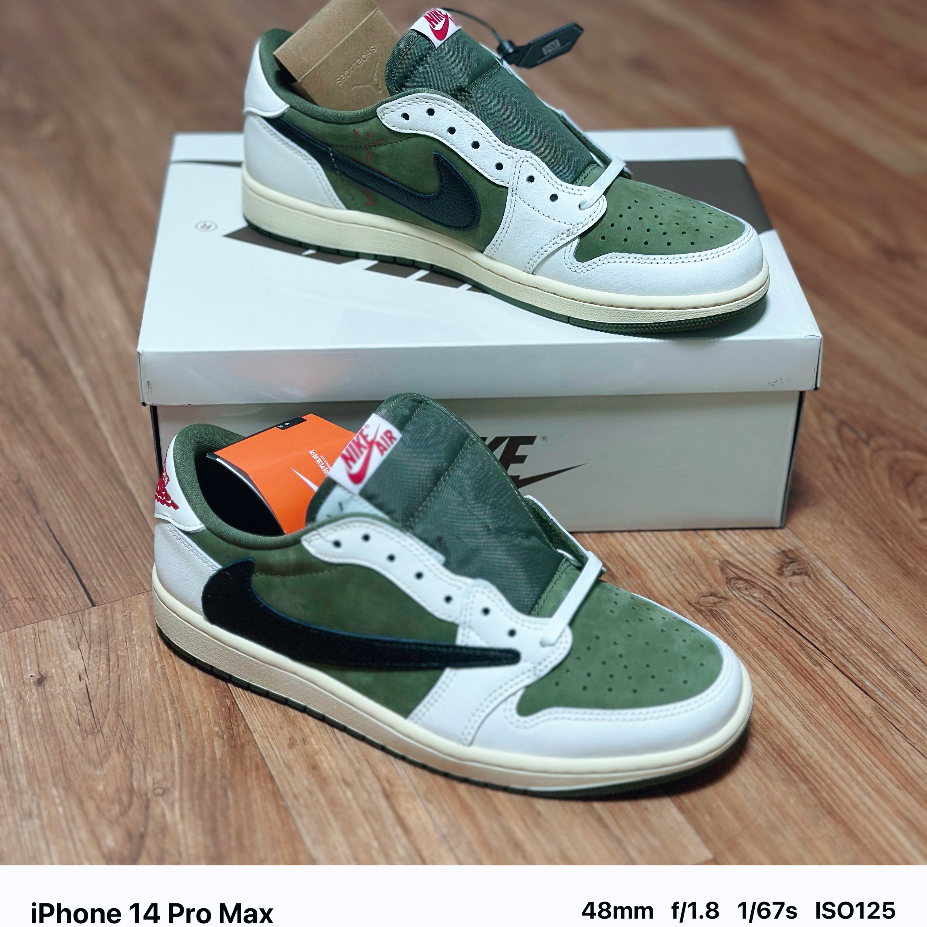 Jordan 1 x Travis Scott Retro Low OG SP Reverse Olive 착용 스타일 - 3