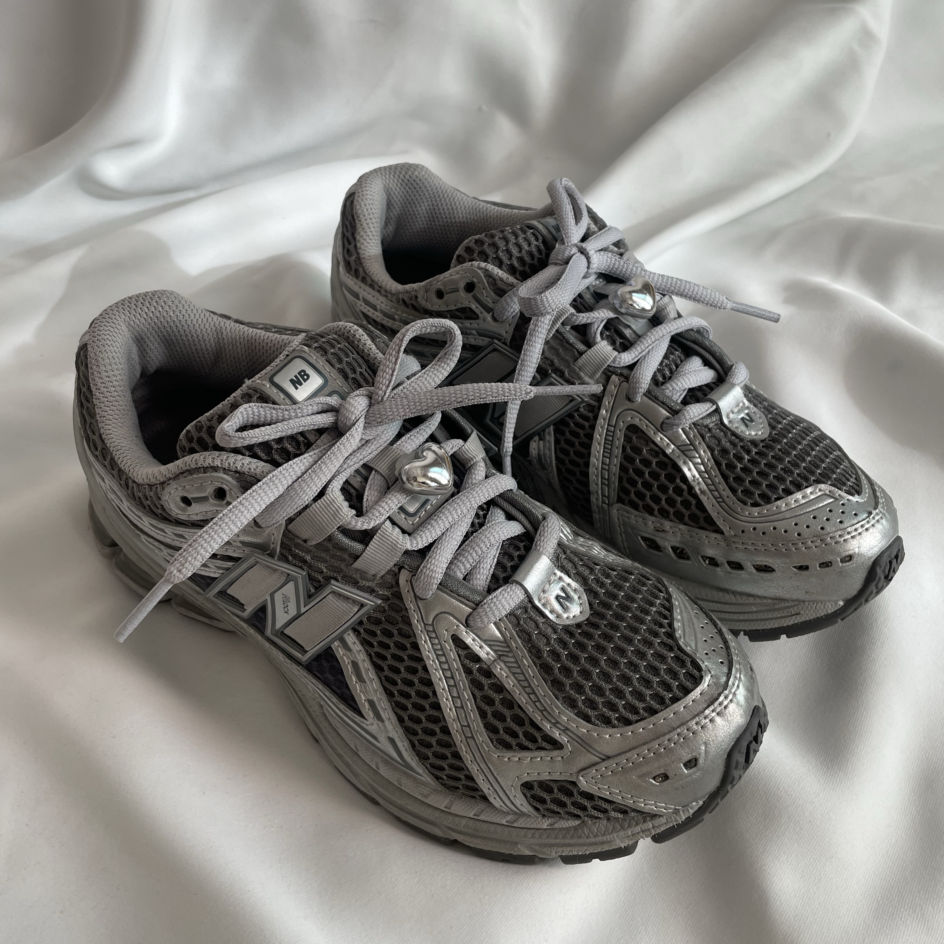 New Balance 1906R Harbor Grey Silver Metalic 착용 스타일 - 1