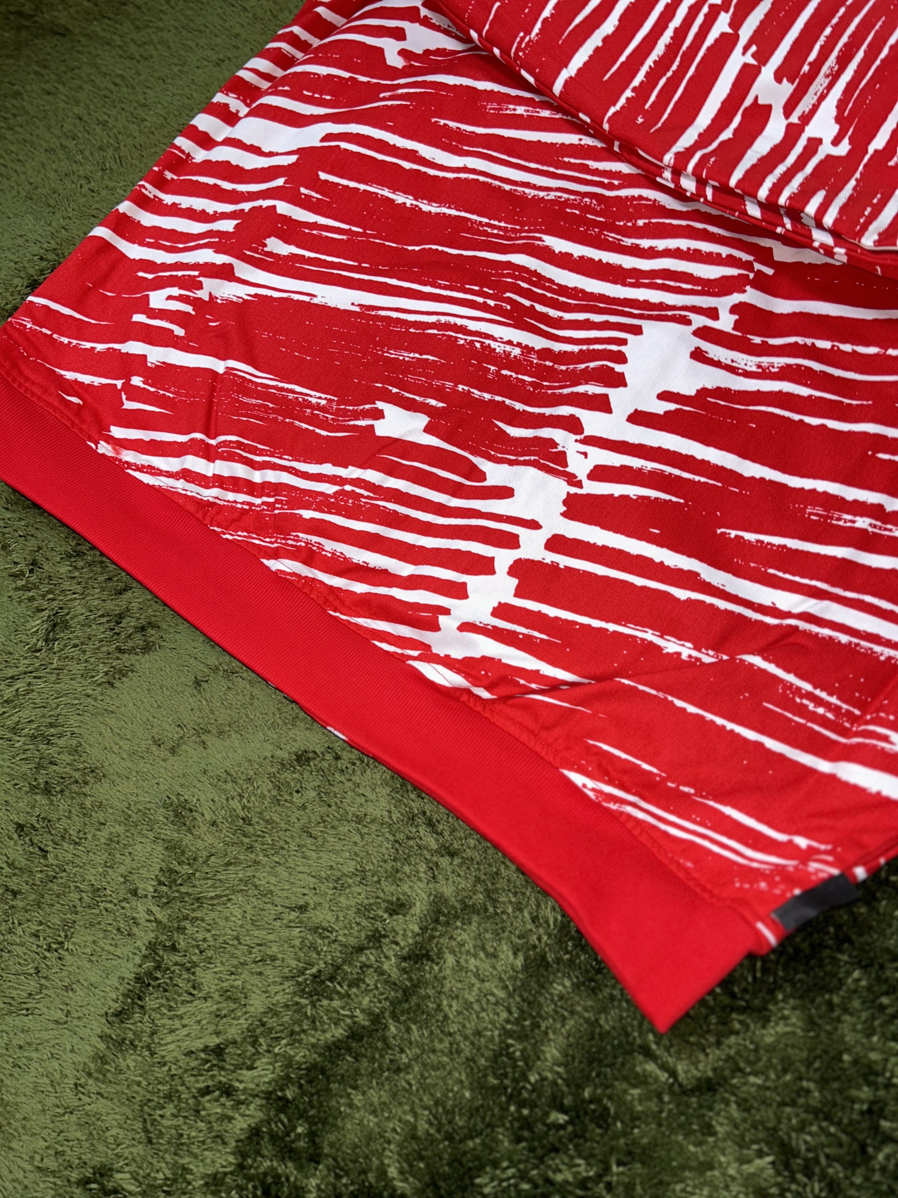 Puma x Ferrari x Joshua Vides Race Jacket Red White 착용 스타일 - 7