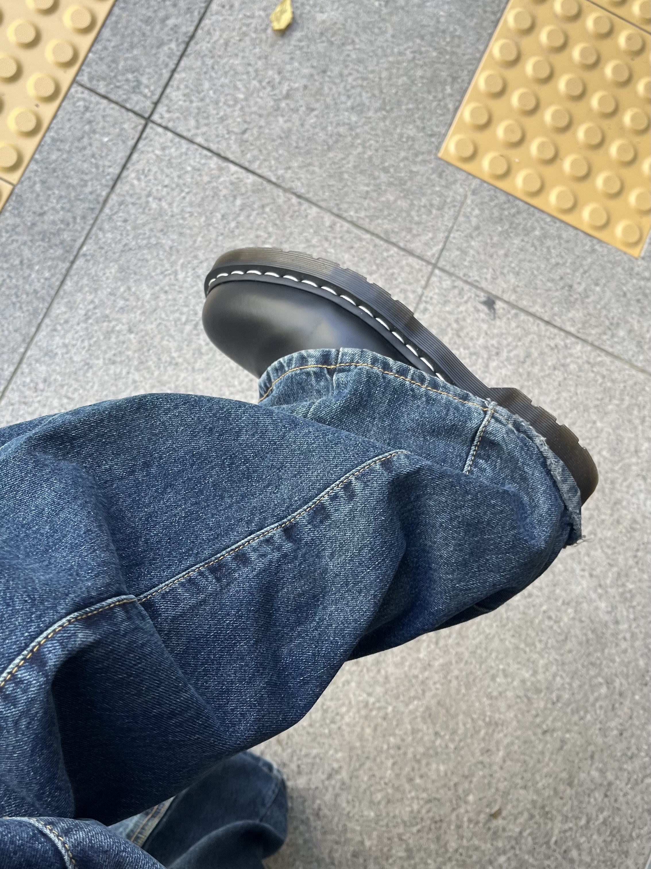 Dr. Martens 1461 WS Black Smooth 착용 스타일