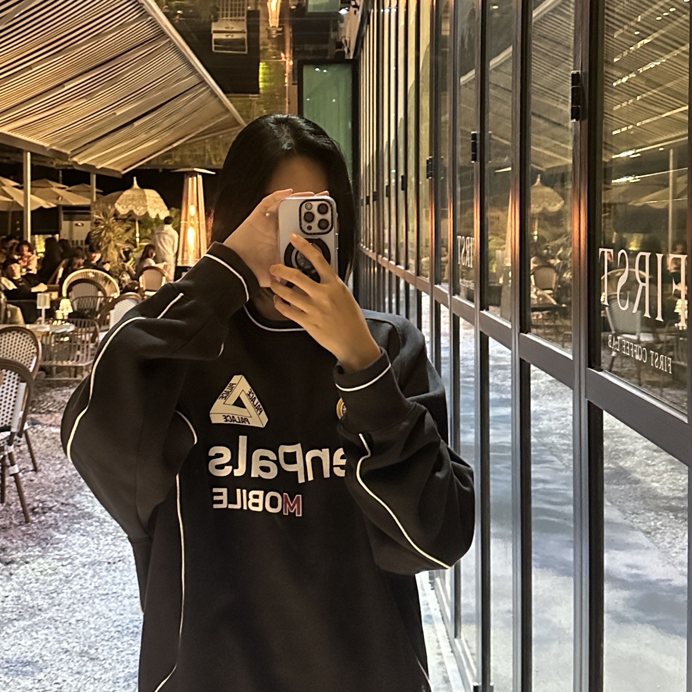 Palace Pen Pals Crew Black - 24SS 착용 스타일