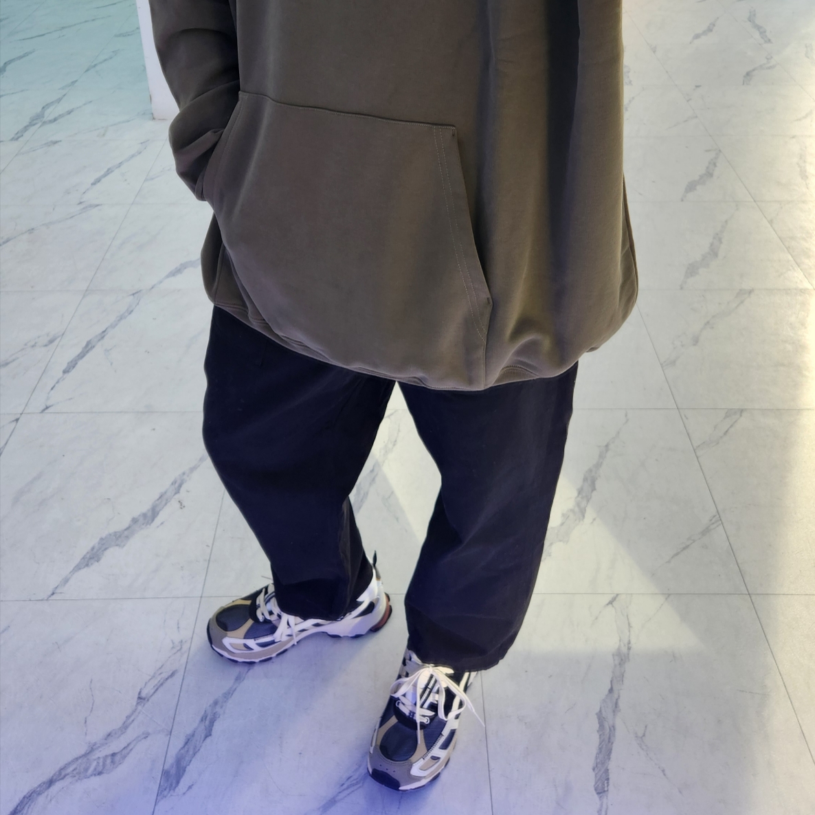 Adidas x Song for the Mute Shadowturf Core Black, Balenciaga Political Campaign Large Fit Hoodie Khaki 착용 스타일 - 2