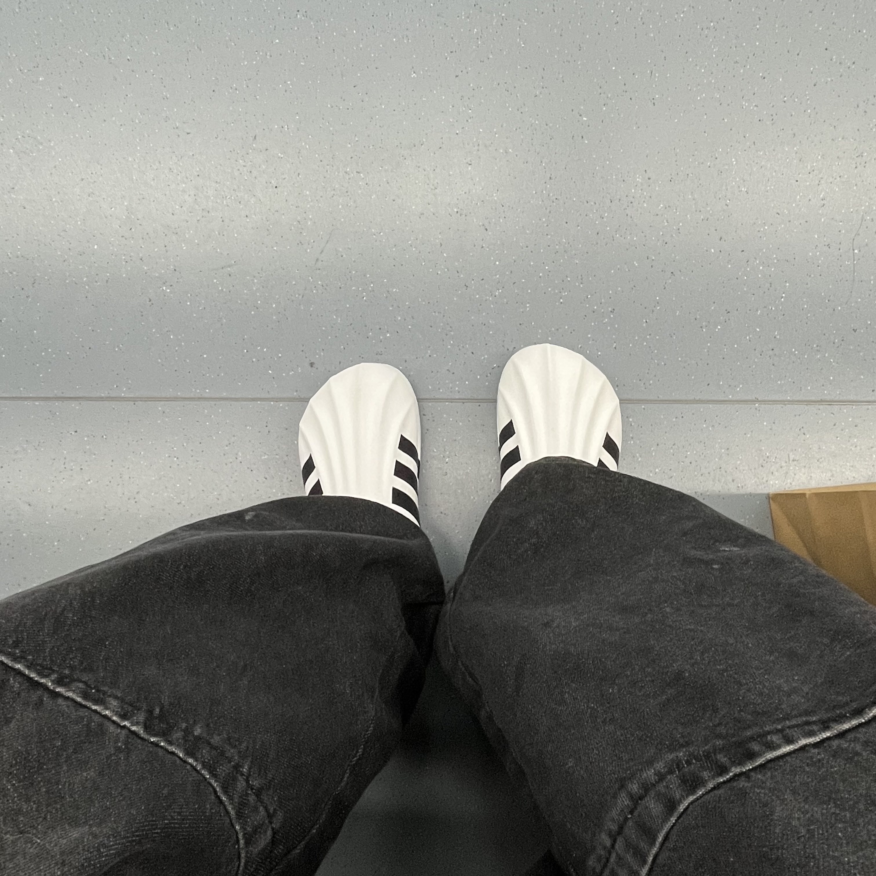 Adidas Adifom Superstar Mule Cloud White 착용 스타일 - 1