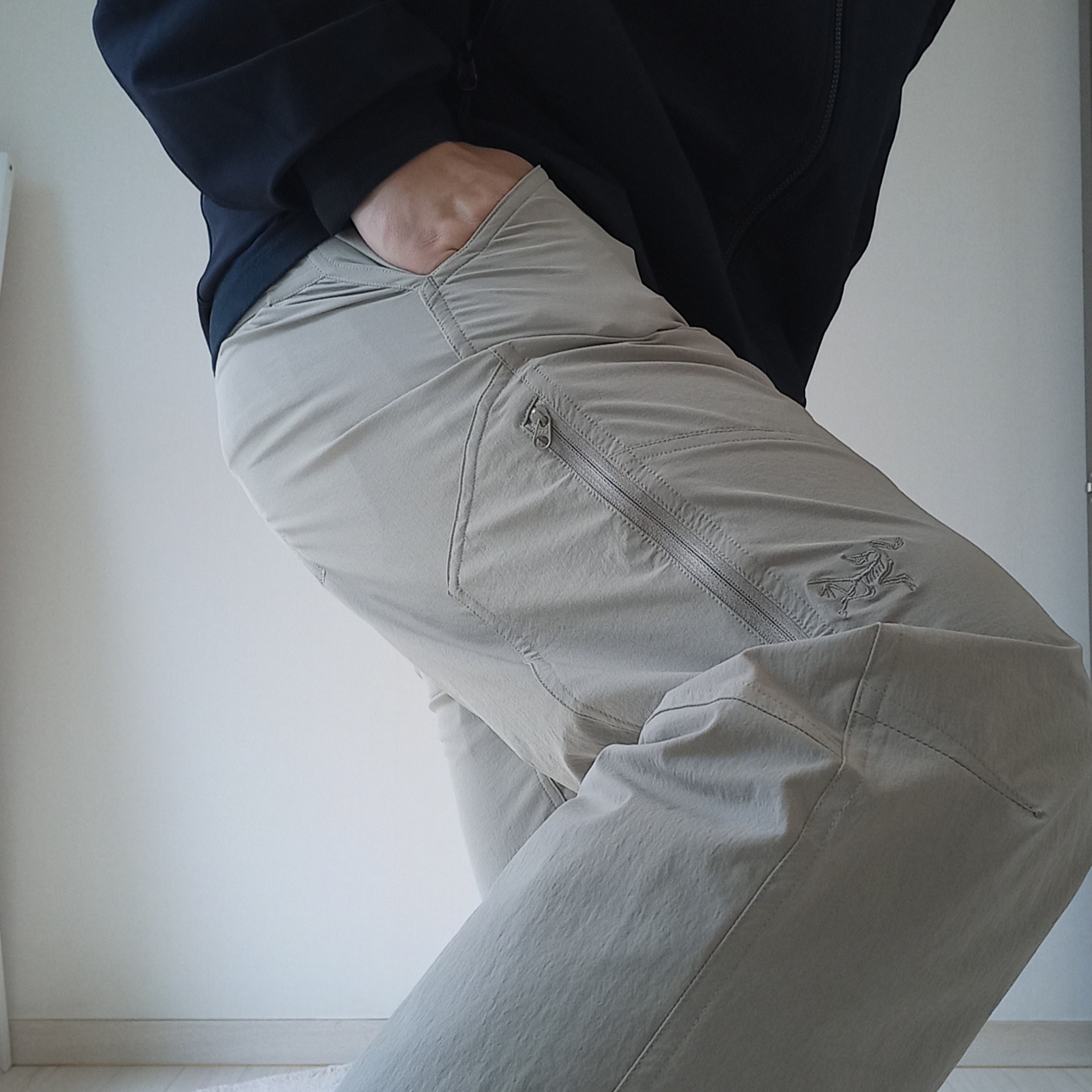 Arc'teryx Gamma Hoody Black, Arc'teryx Cronin Pants Rune μ°©μ© μ€νμΌ - 3