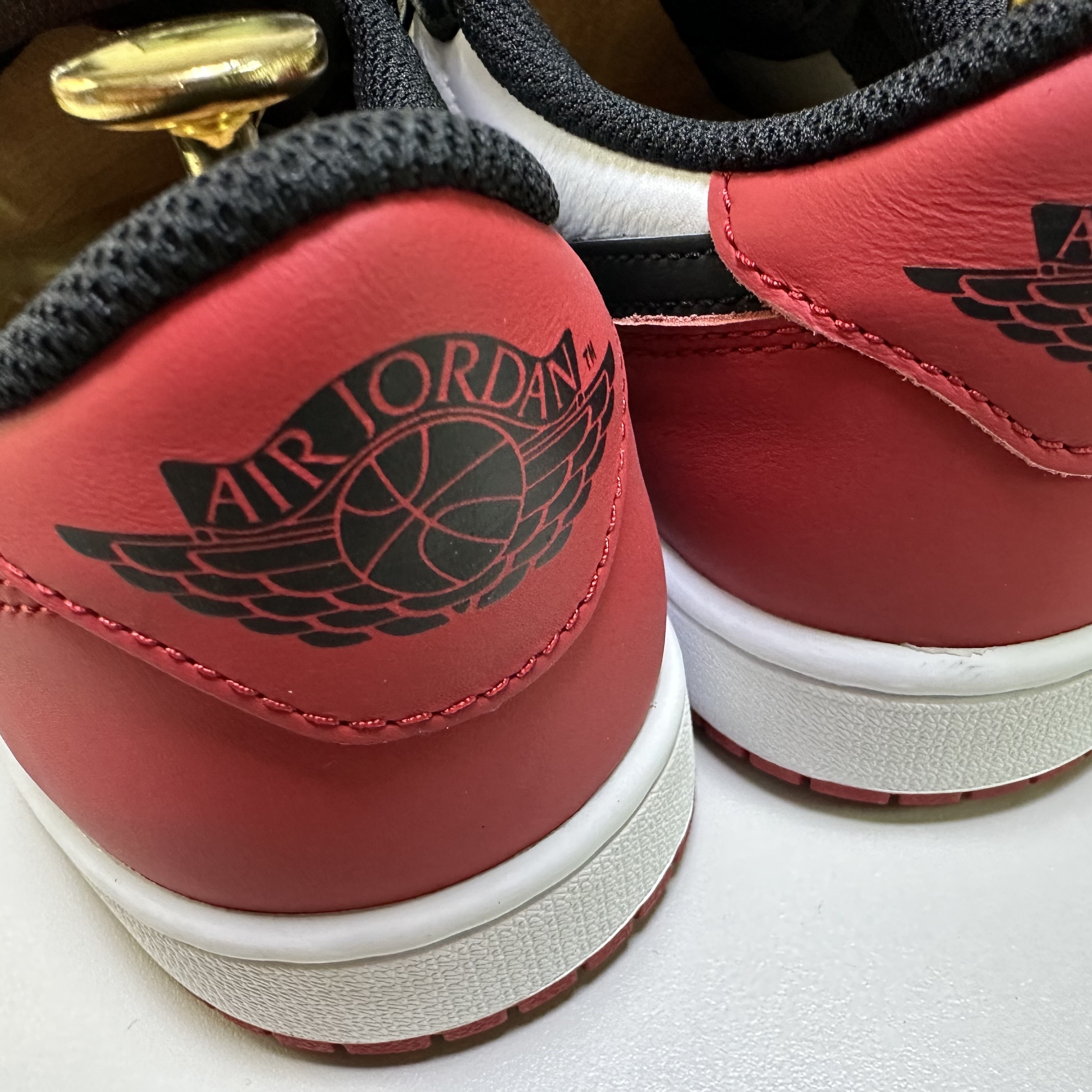 Jordan 1 Retro Low OG Black Toe 착용 스타일 - 4