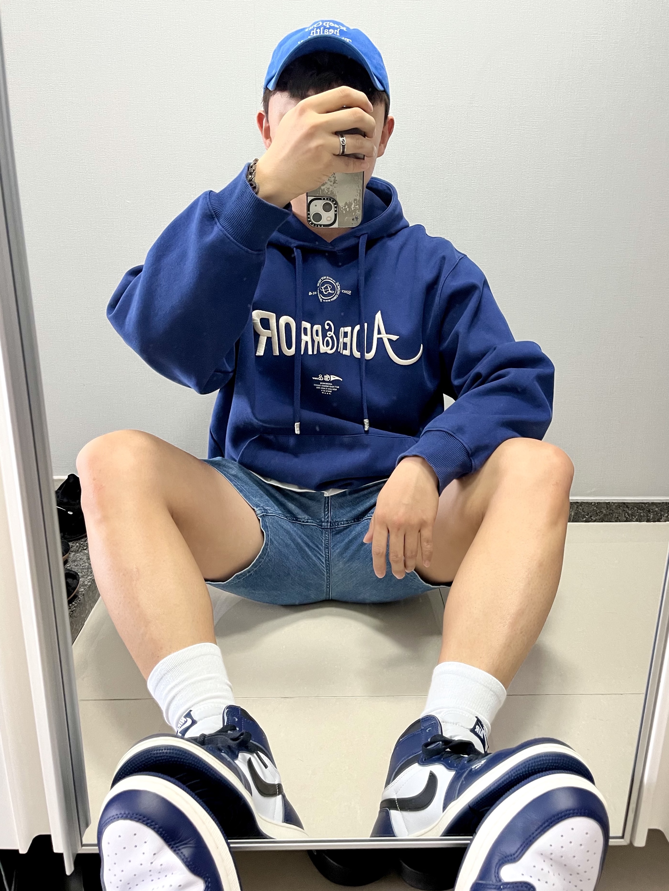 Ader Error Verif Logo Hoodie Navy, Jordan 1 Retro High OG Midnight Navy 착용 스타일