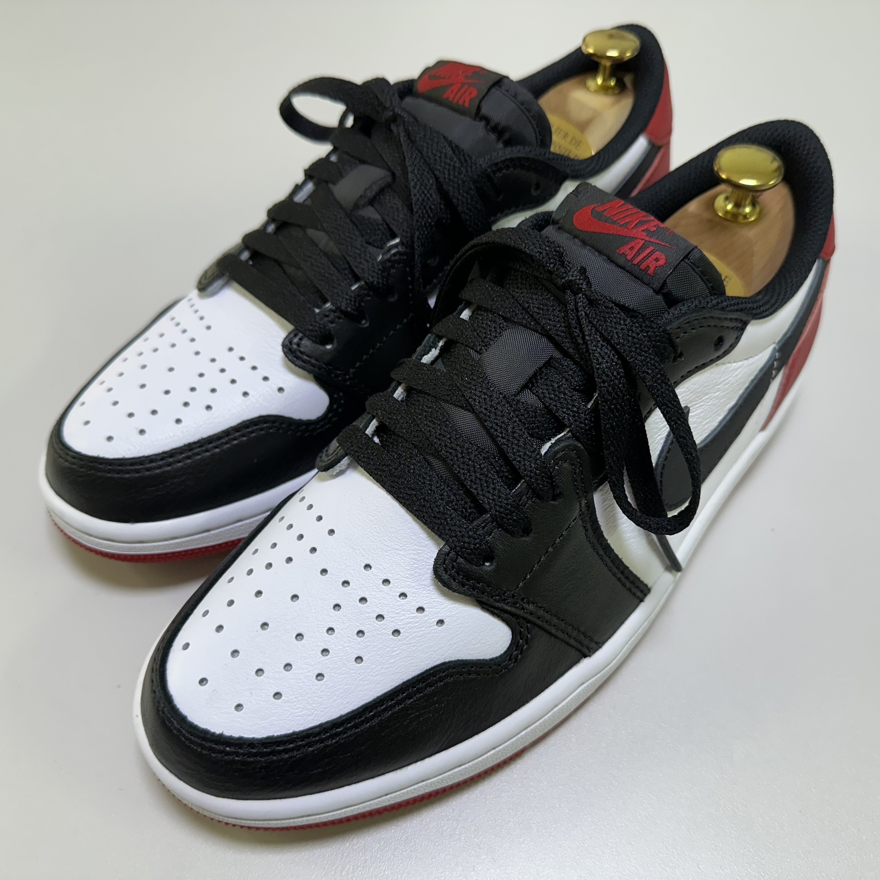 Jordan 1 Retro Low OG Black Toe 착용 스타일 - 1