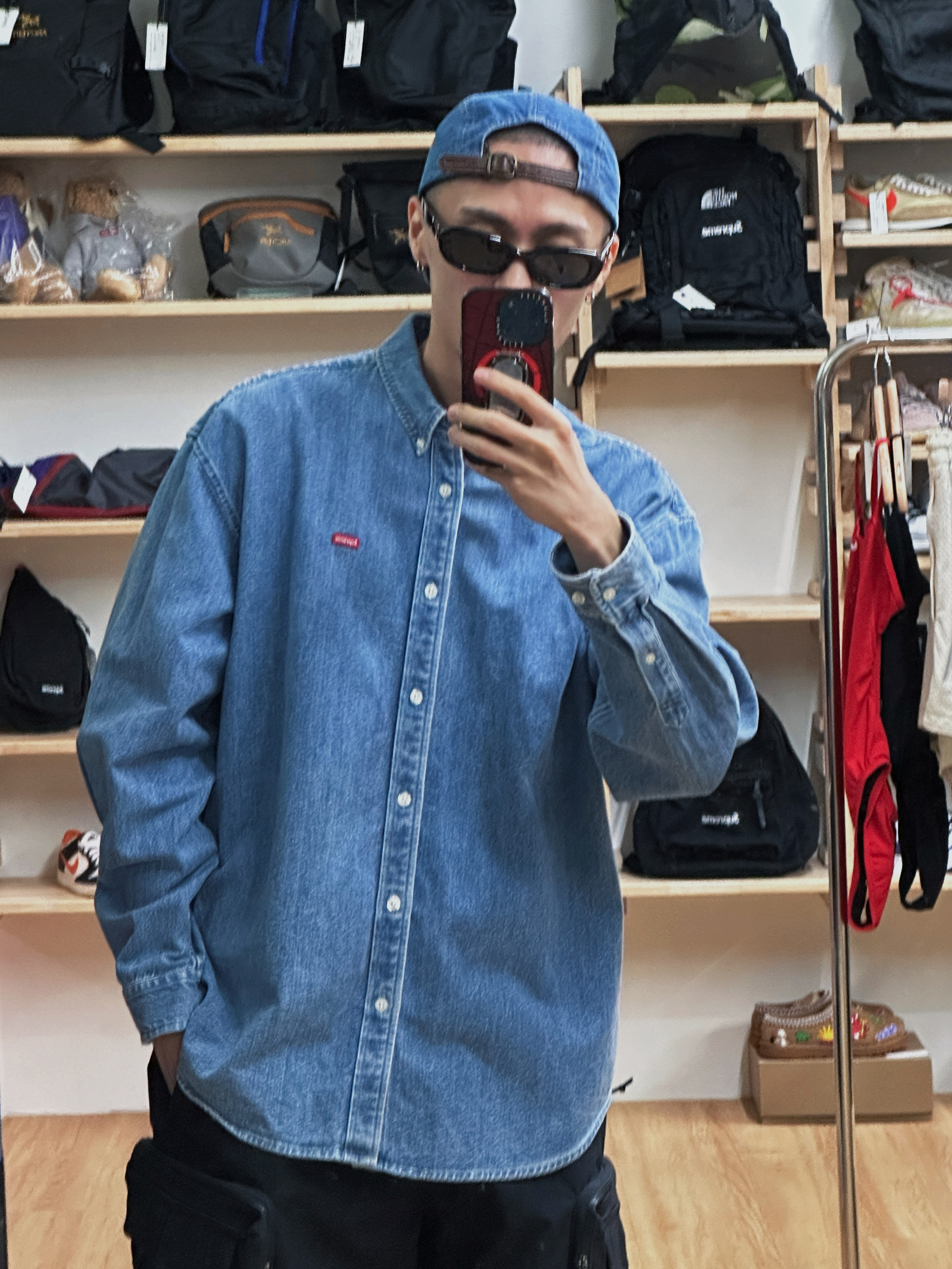 Supreme Small Box Shirt Denim - 23FW 착용 스타일