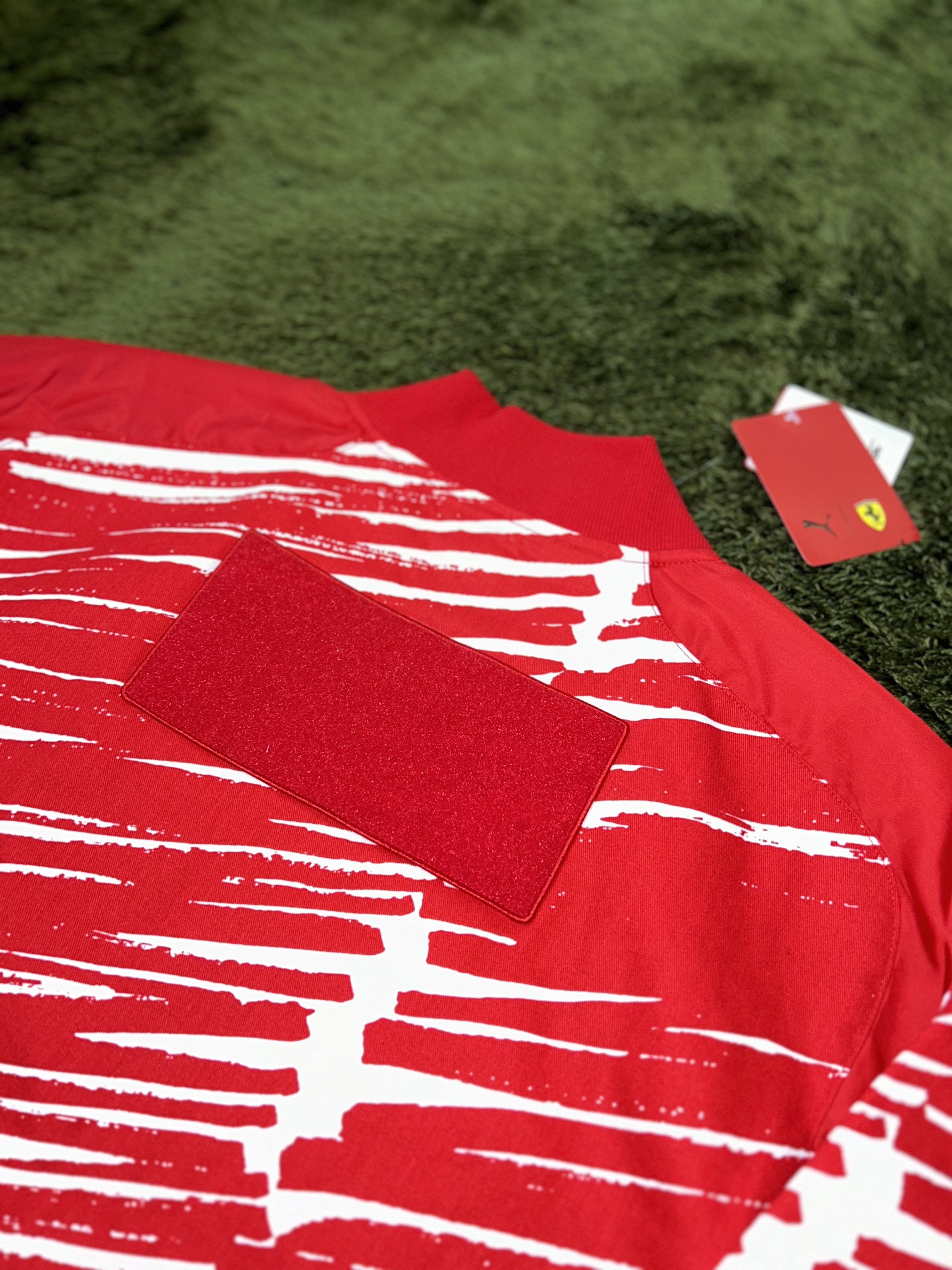 Puma x Ferrari x Joshua Vides Race Jacket Red White 착용 스타일 - 6