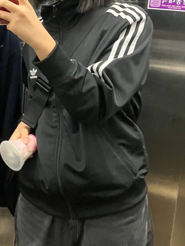 (W) Adidas Originals Firebird Loose Track Top Black - KR Sizing 착용 스타일