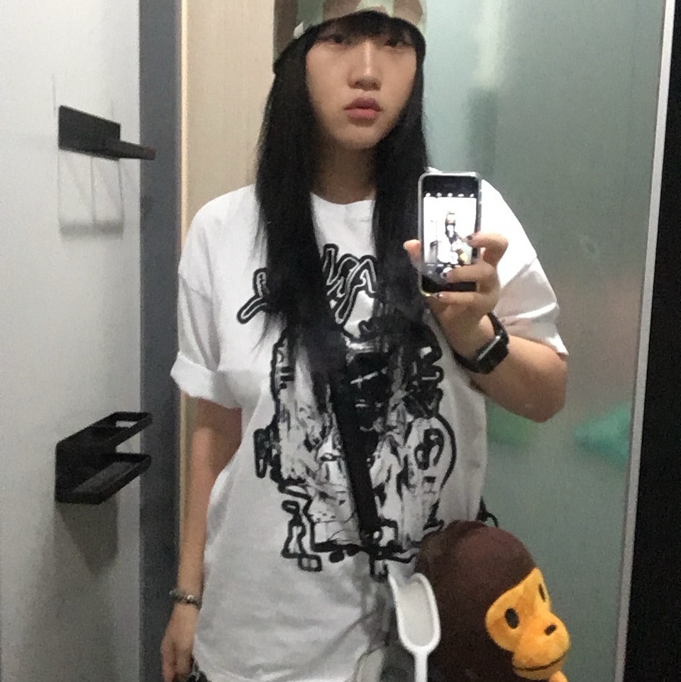 BAPE Baby Milo Plush Cross Bag Brown, Adidas Yeezy Foam RNNR Onyx 착용 스타일 - 1