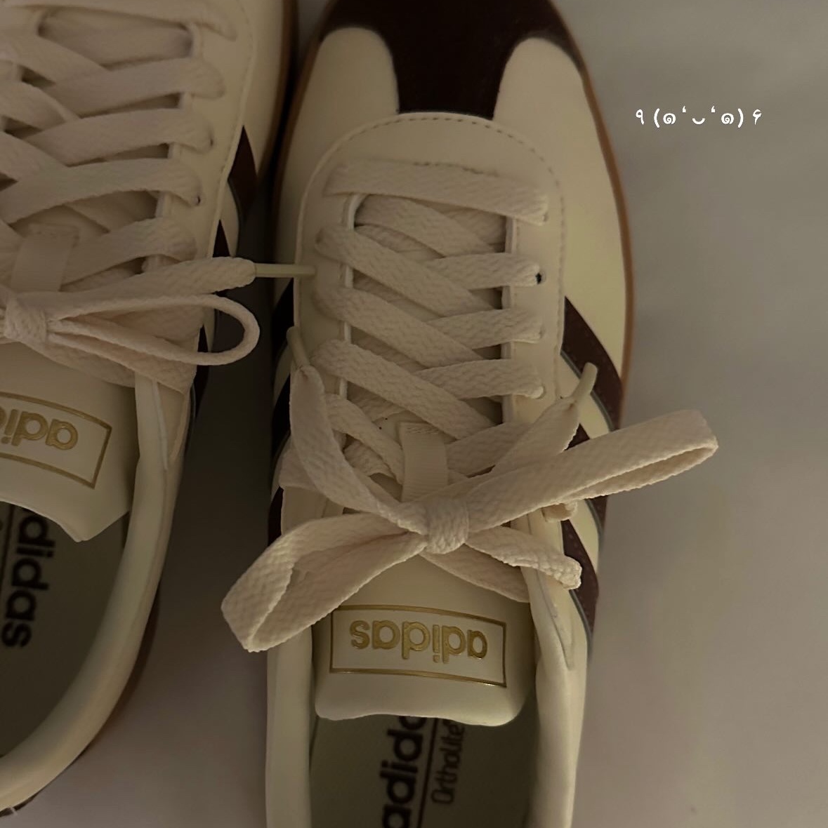 Adidas VL Court 2.0 Cream Brown 착용 스타일