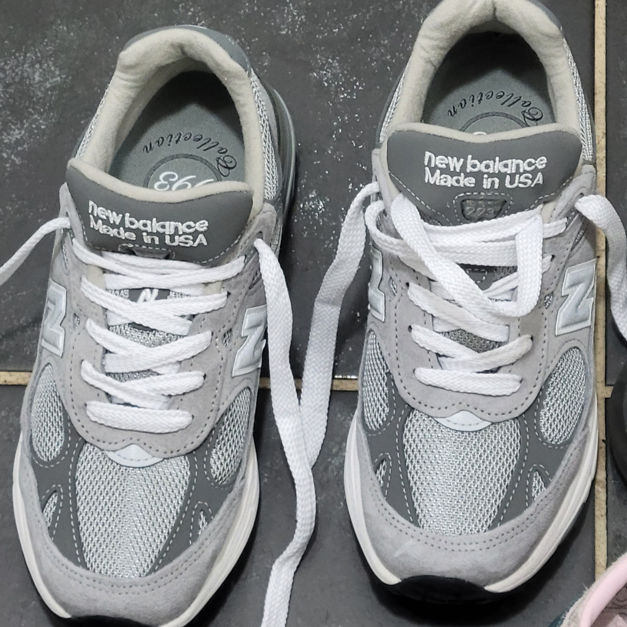 (W) New Balance 993 Made in USA Grey - B Standard 착용 스타일
