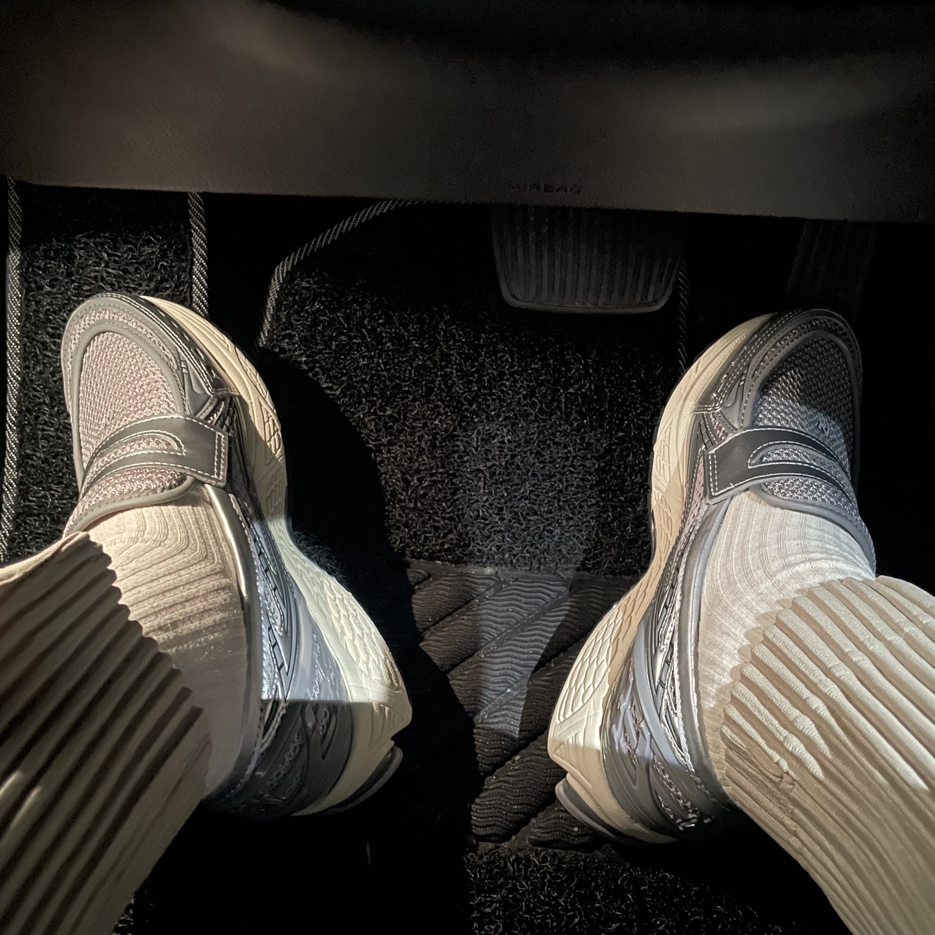 New Balance 1906L Grey Silver 착용 스타일
