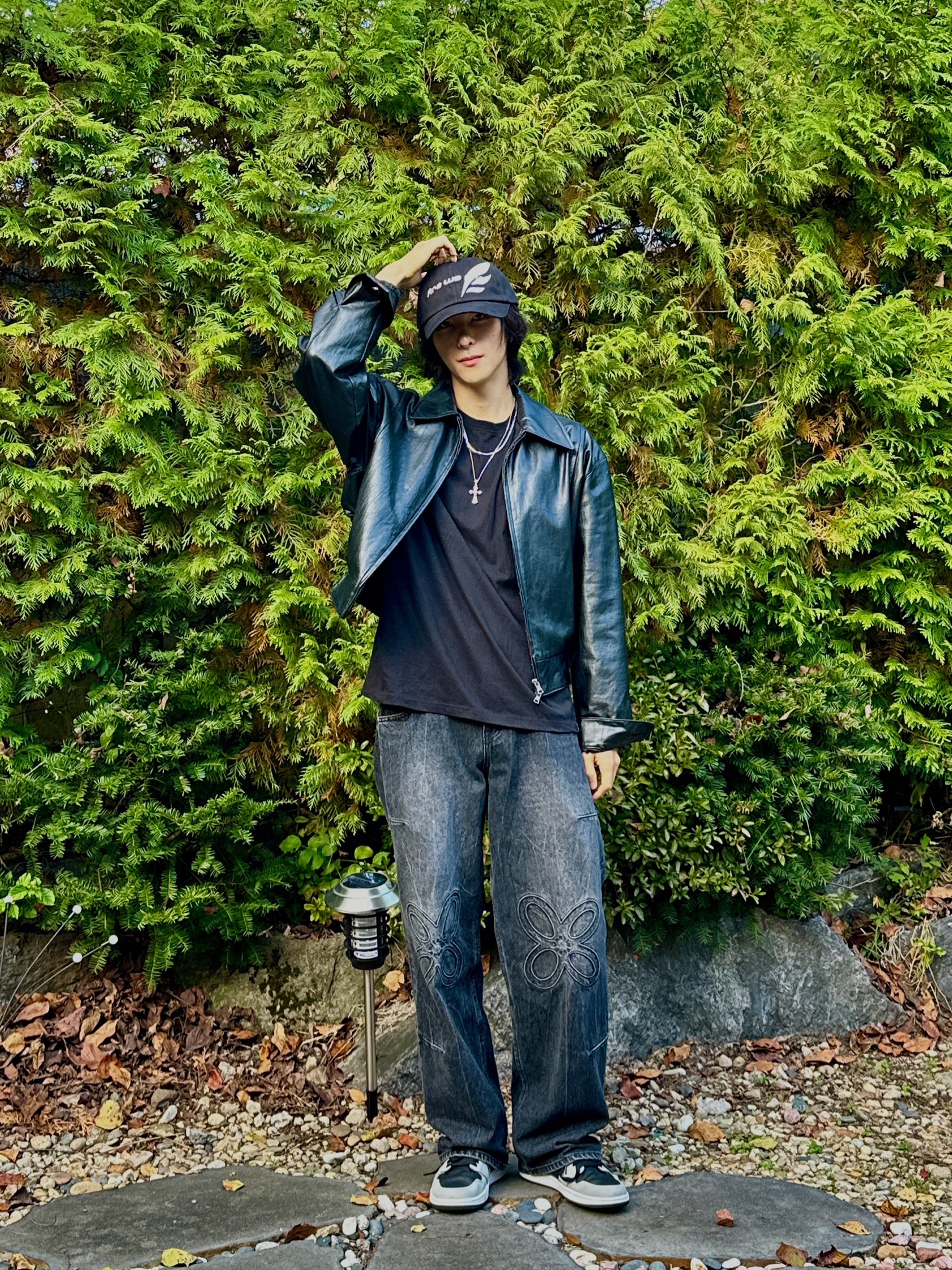 DVAN Wing Emb Ball Cap Black 착용 스타일 - 3