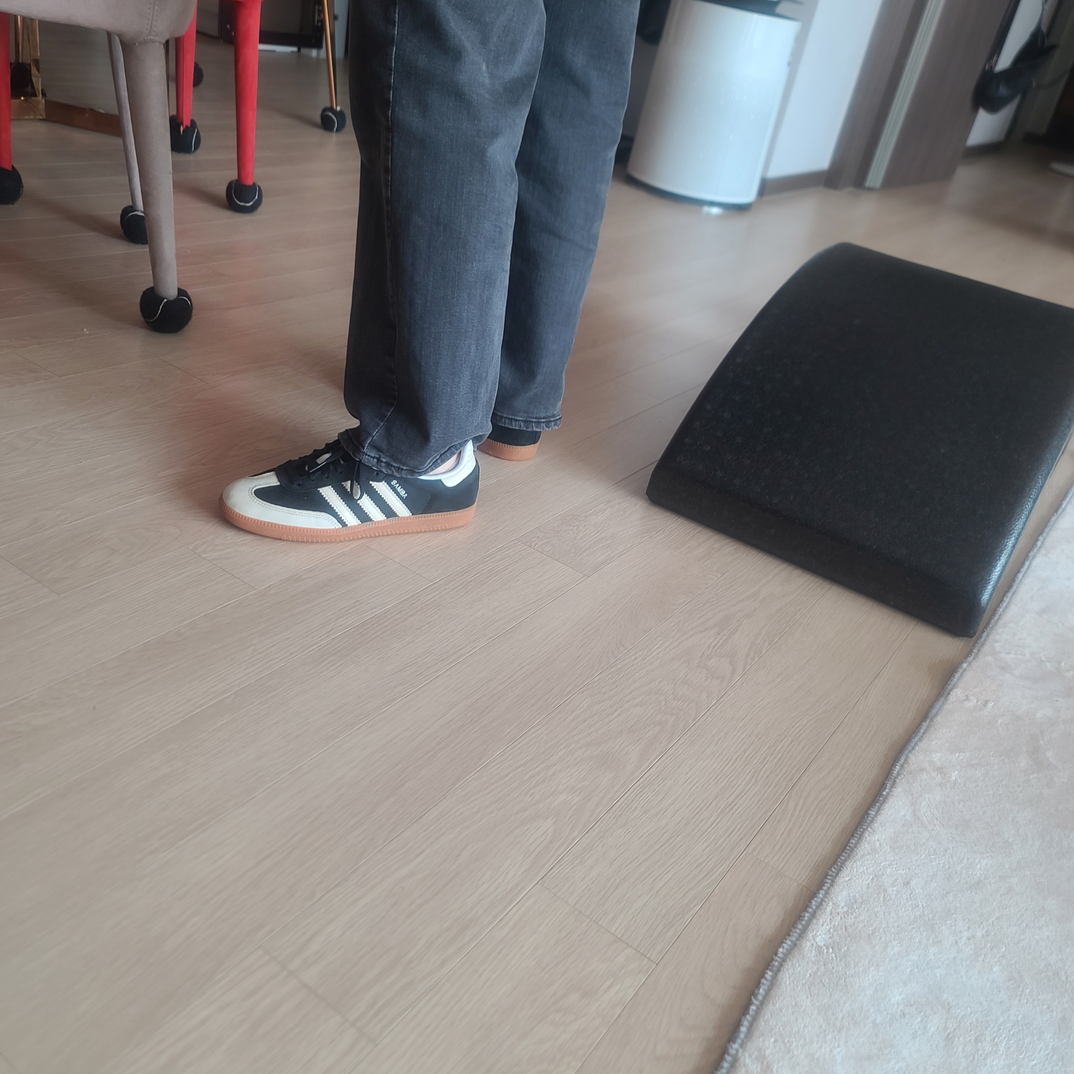 (W) Adidas Samba OG Core Black Wonder White 착용 스타일 - 1