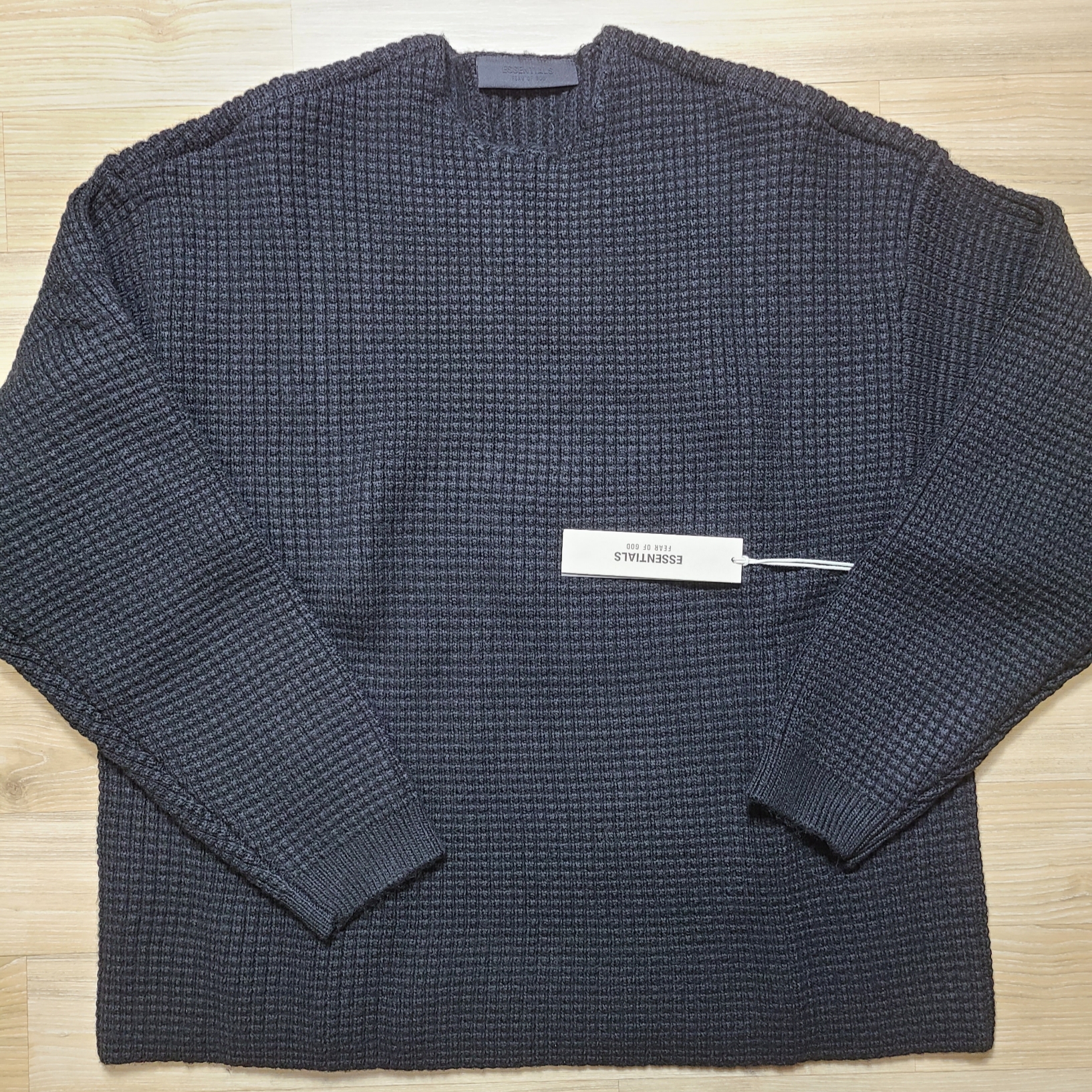 Essentials Heavy Waffle Crewneck Sweater Black - 24FW 착용 스타일 - 1