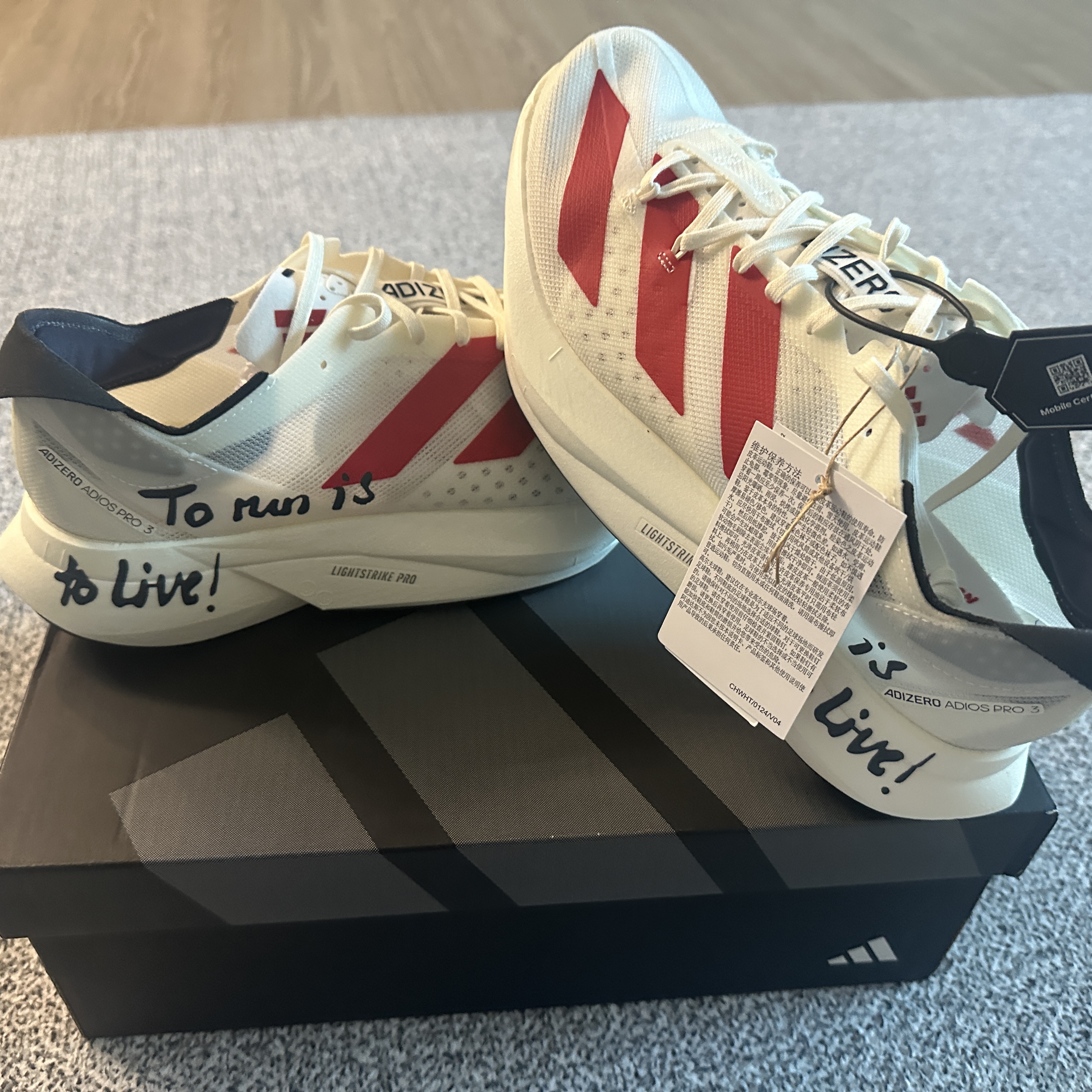 Adidas Adizero Adios Pro 3 Off White Better Scarlet 착용 스타일