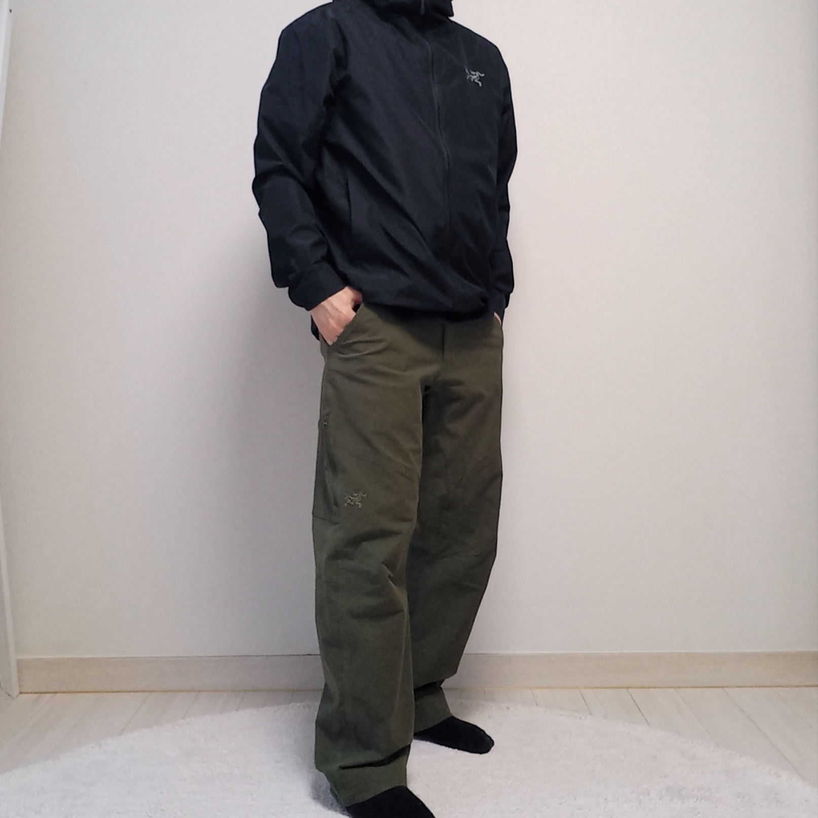 Arc'teryx Cronin Cotton Pants Tatsu, Arc'teryx Solano Hoody Black 착용 스타일 - 6