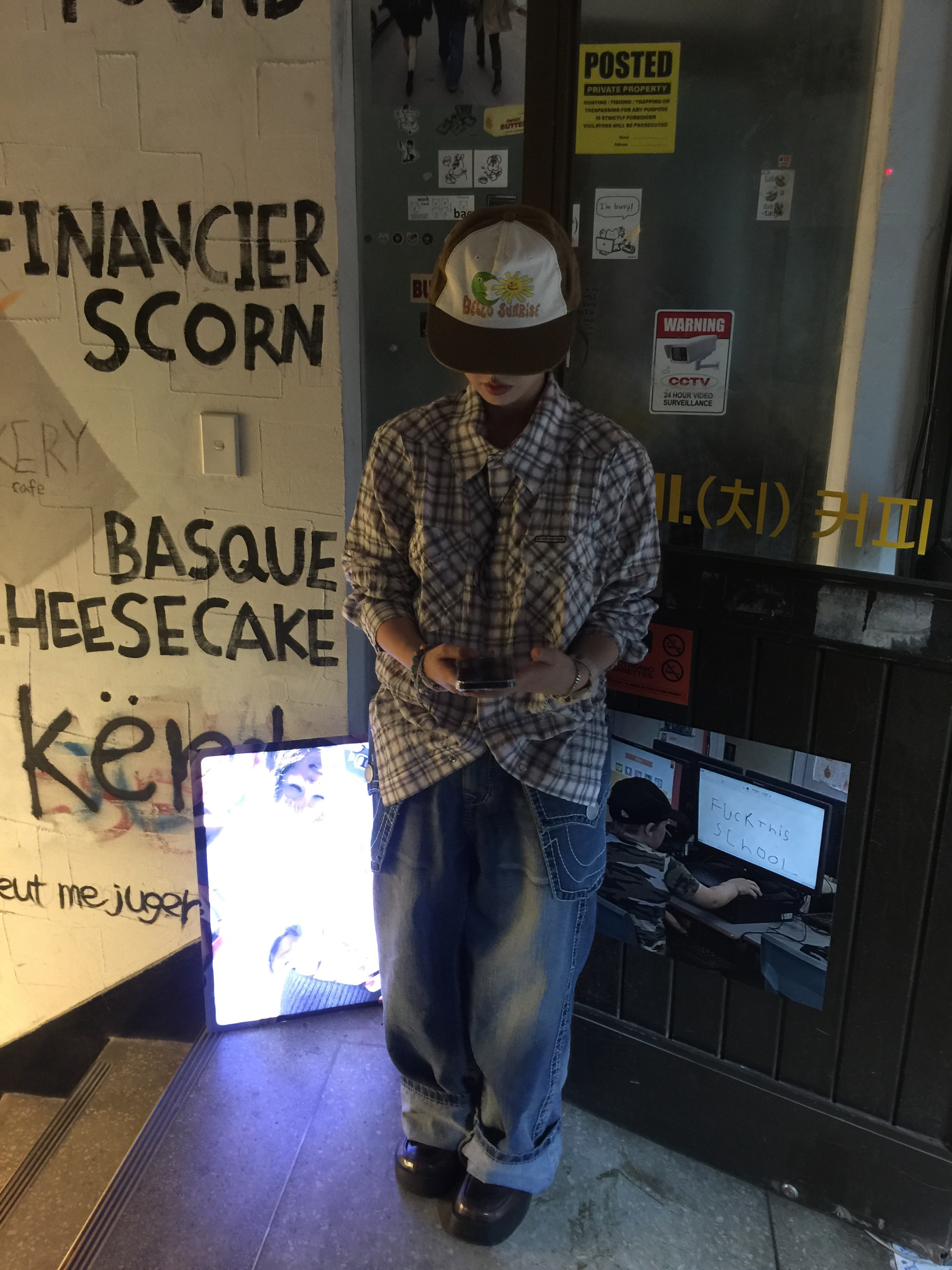 HS x Hank 5panel Cap Brown & Off White, True Religion Guardian Pants Indigo 착용 스타일 - 1