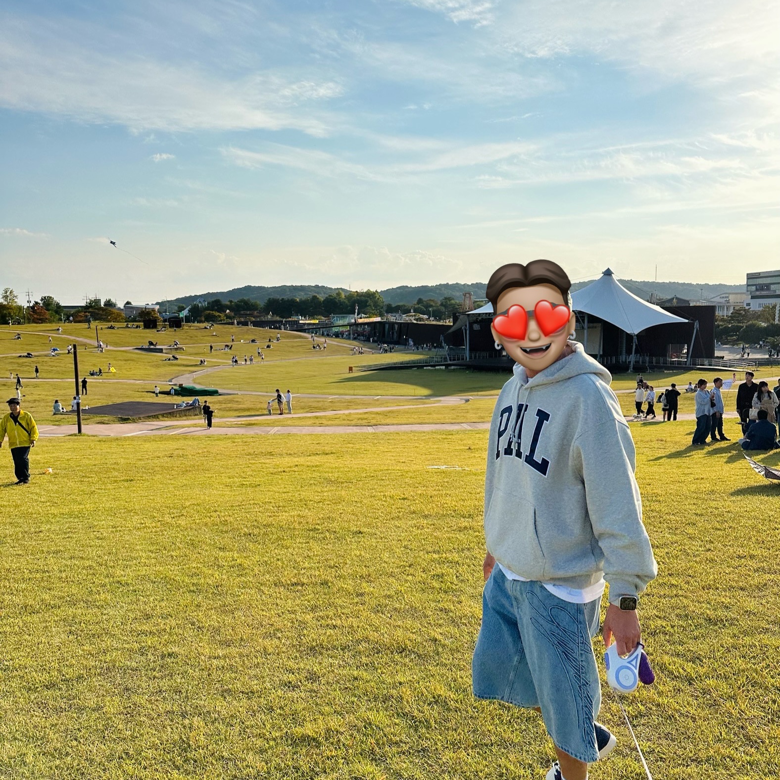 Palace x Gap Hood Grey - 24SS, Supreme Script Baggy Denim Short Washed Indigo - 24SS 착용 스타일 - 2