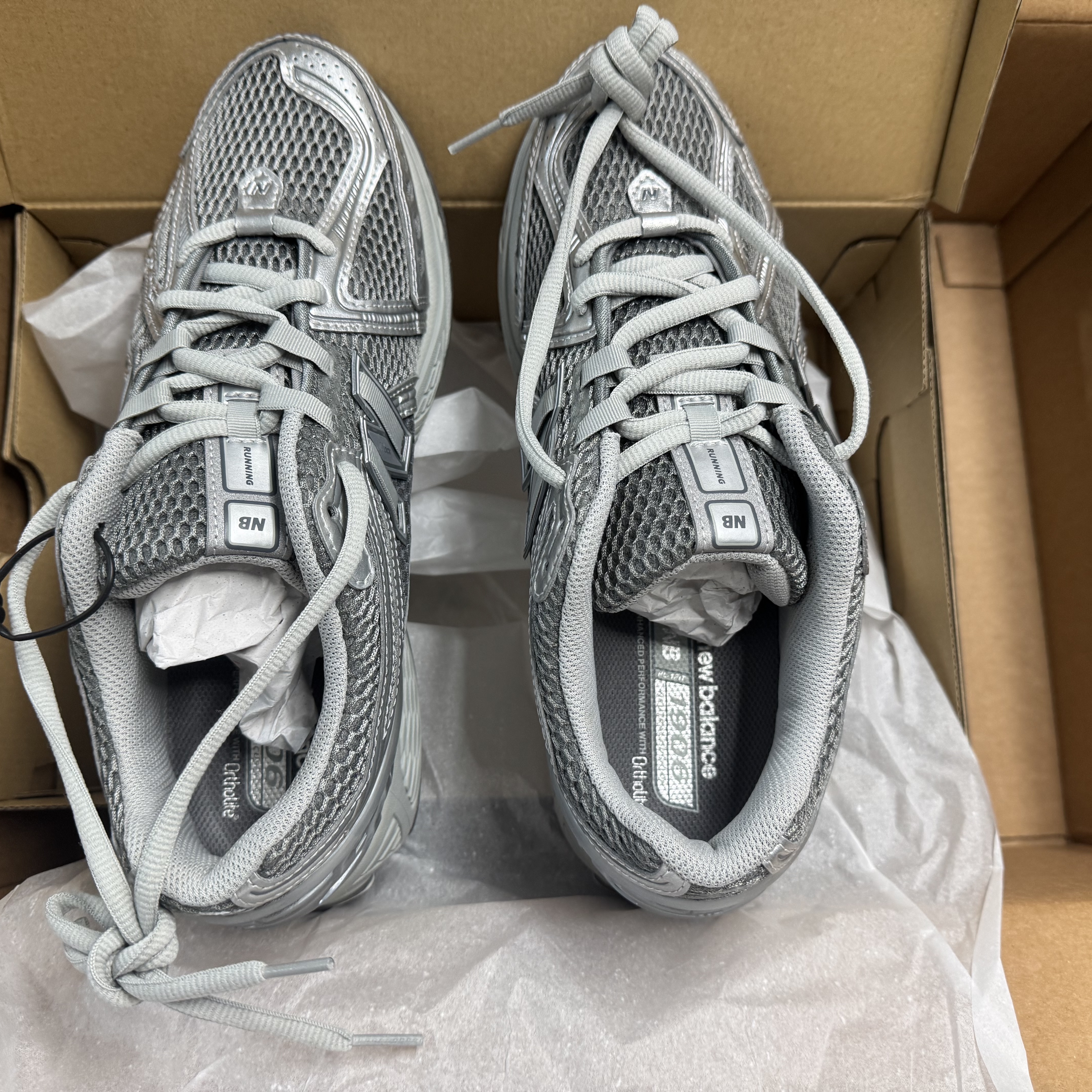 New Balance 1906R Harbor Grey Silver Metalic 착용 스타일 - 2