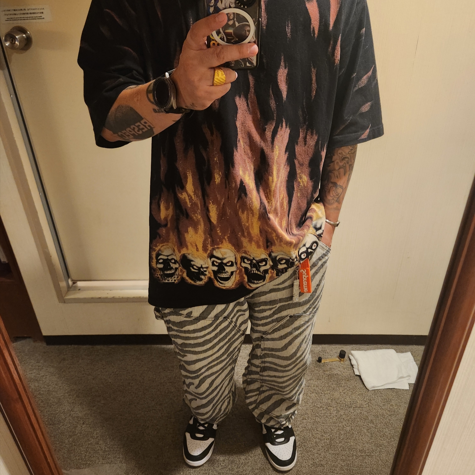 Supreme x MM6 Maison Margiela Liquid Blue Oversized T-Shirt Black - 24SS, Supreme Double Knee Painter Pant Zebra - 24SS 착용 스타일 - 2