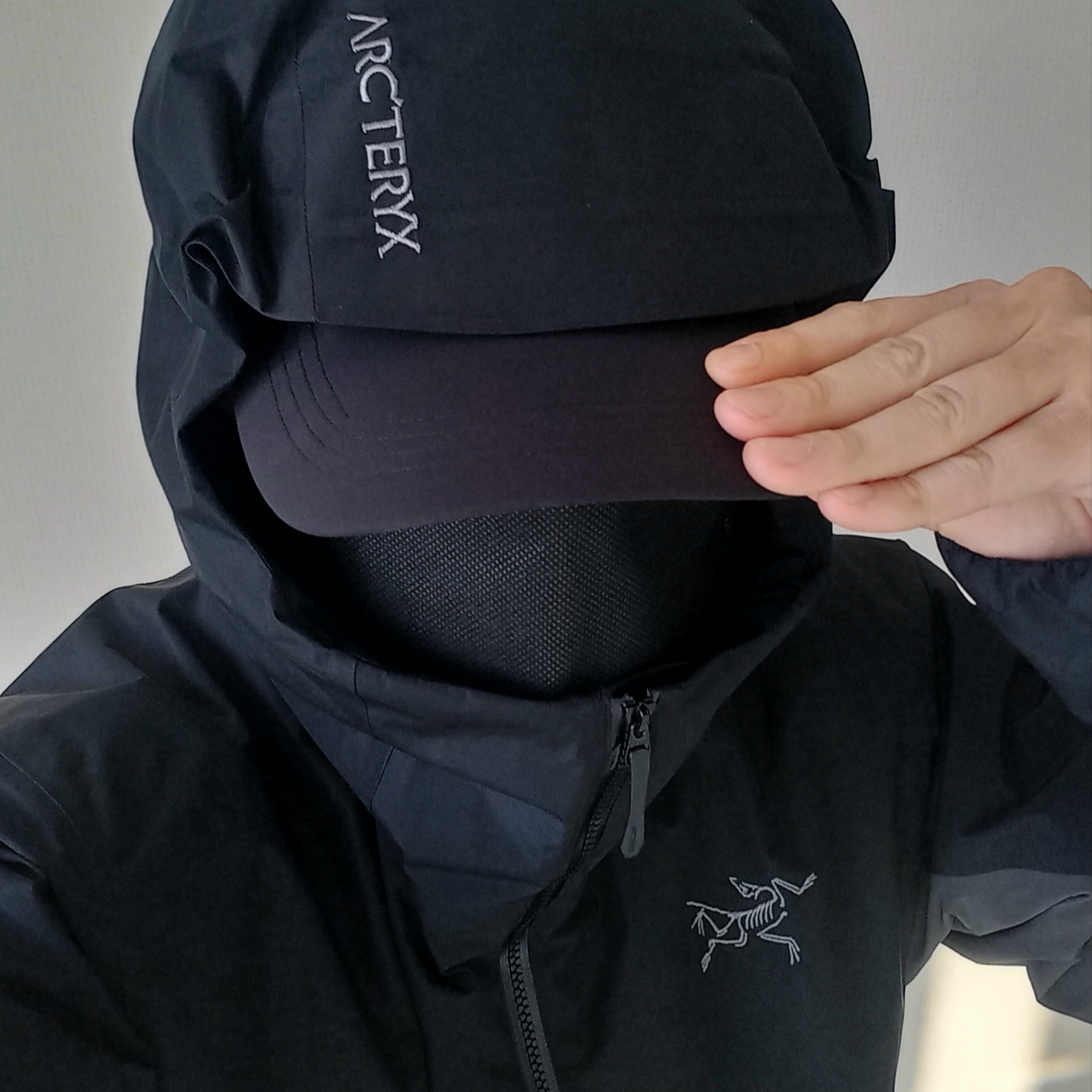 Arc'teryx Solano Insulated Hoody Black Graphite, Arc'teryx Solano Insulated Hoody Black Graphite 착용 스타일 - 1