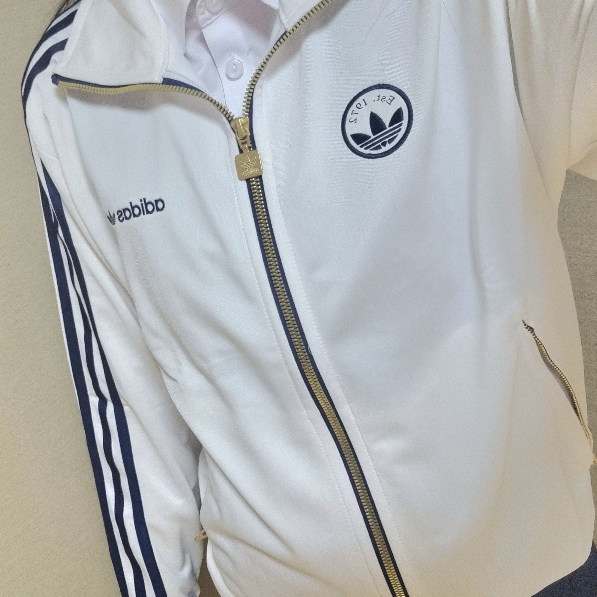 (W) Adidas Firebird Badge Track Top Cloud White - KR Sizing 착용 스타일