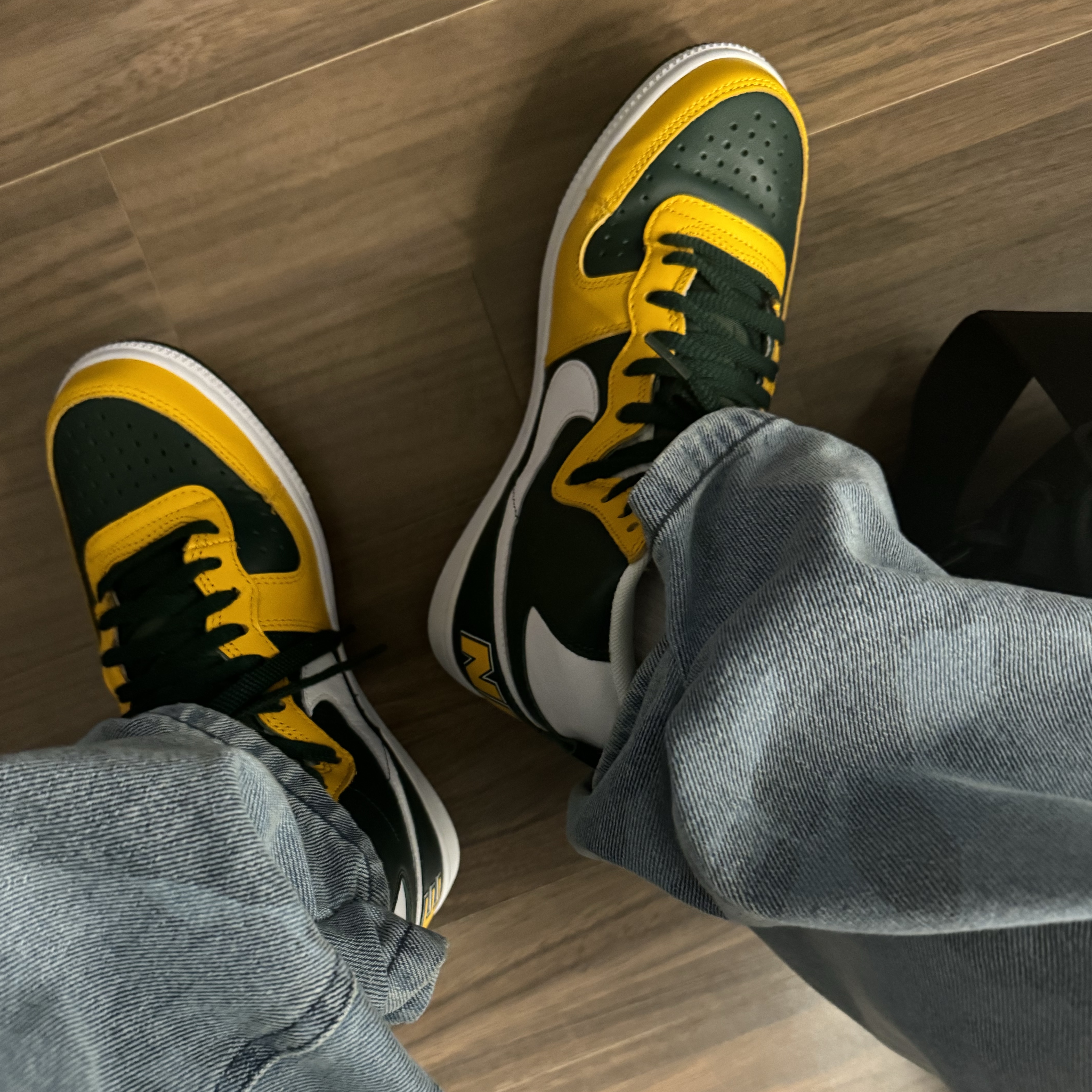 Nike Terminator High Black Forest and Del Sol 착용 스타일