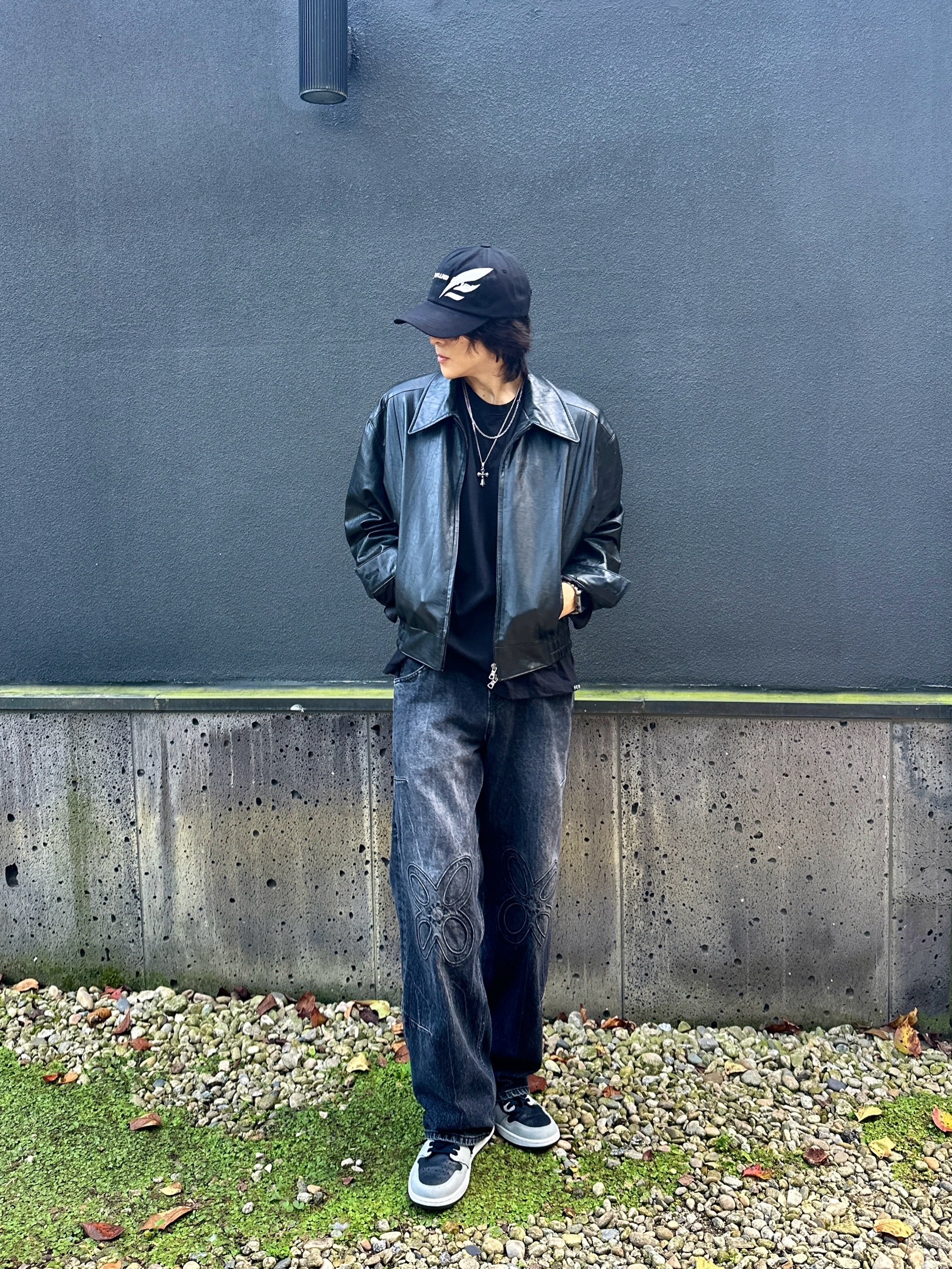 DVAN Wing Emb Ball Cap Black 착용 스타일 - 6
