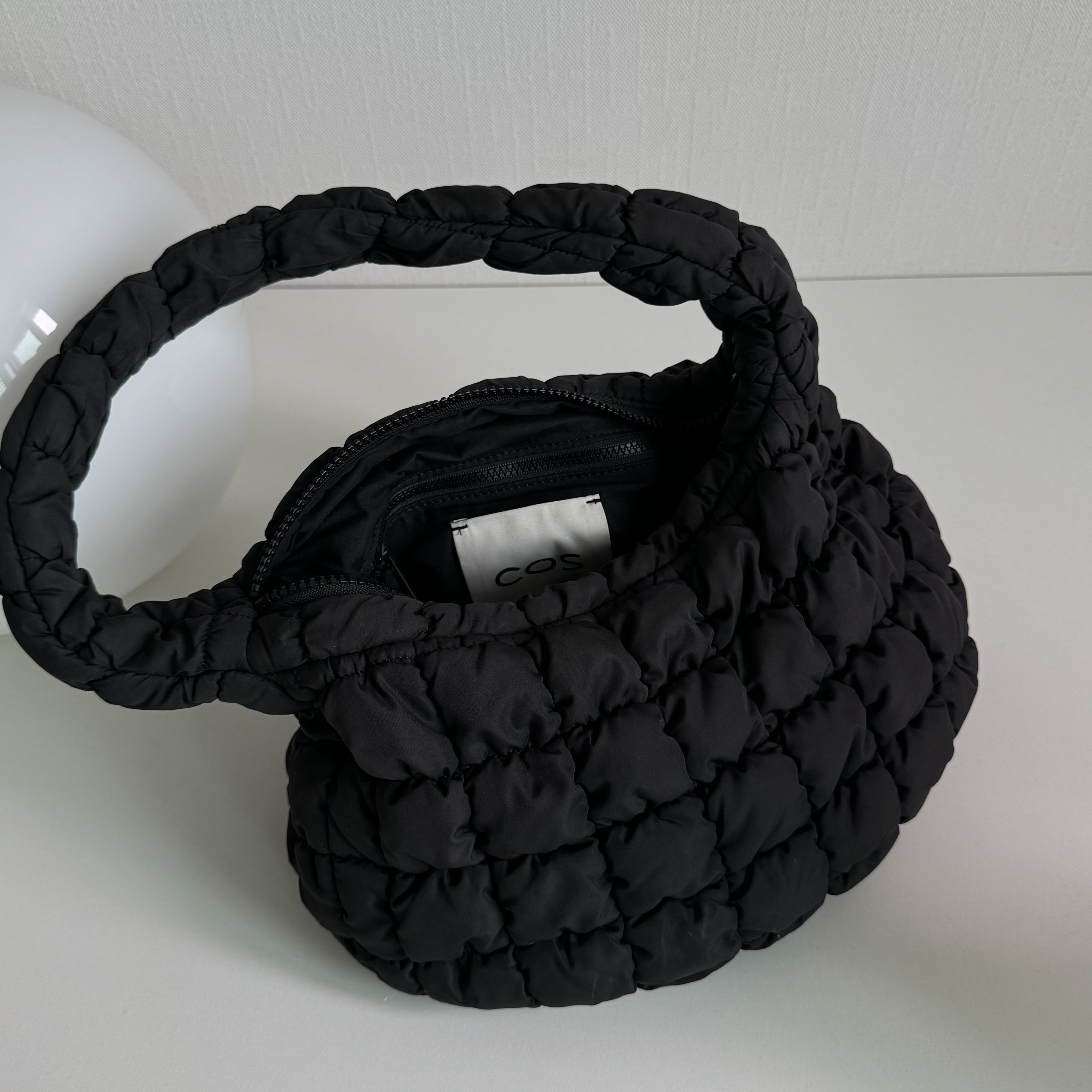 COS Quilted Mini Bag Black 착용 스타일