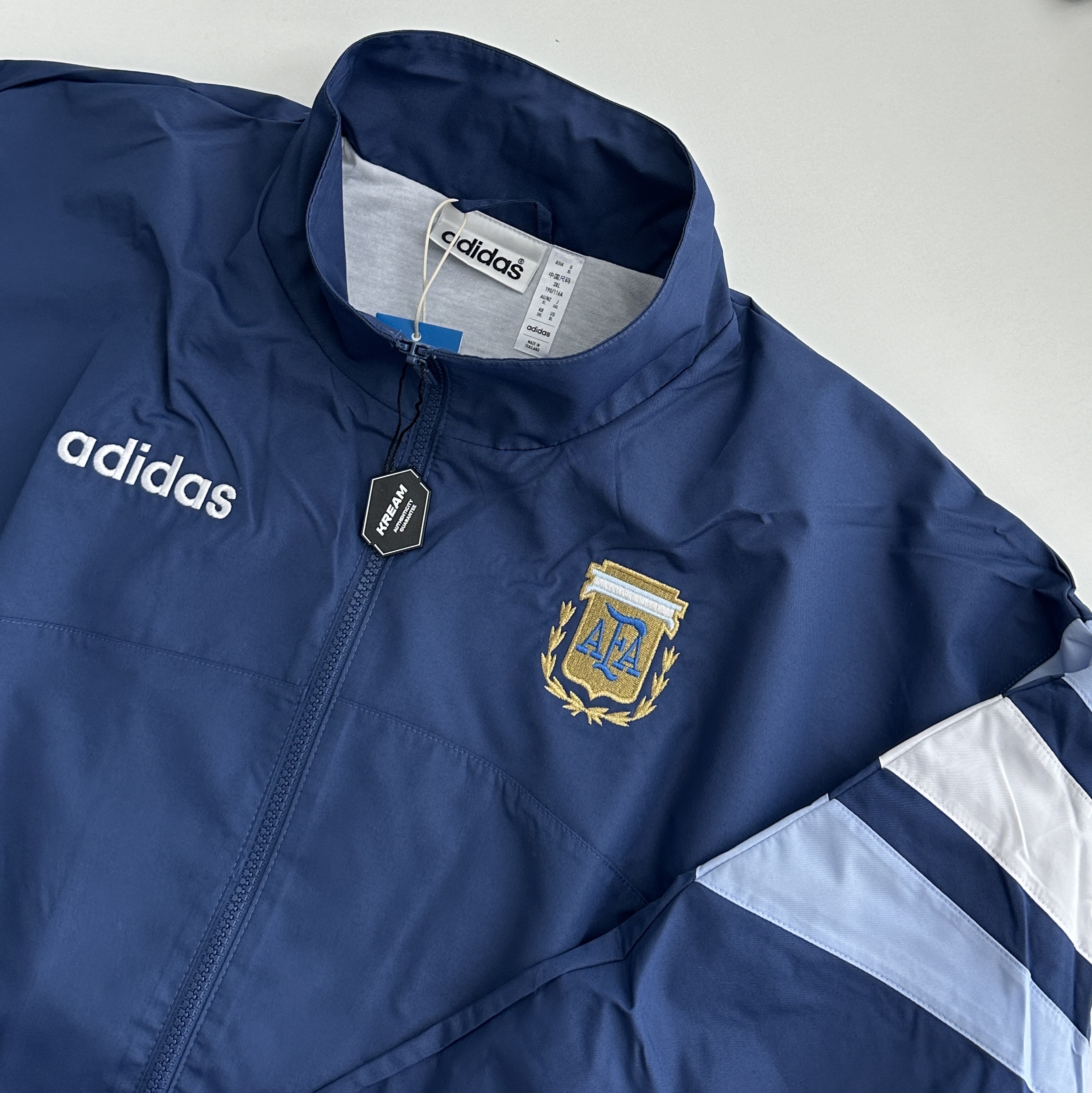 Adidas Argentina 1994 Woven Track Jacket Mute Purple - KR Sizing, Adidas Real Madrid Originals Track Top Charcoal Grey - KR Sizing 착용 스타일 - 1