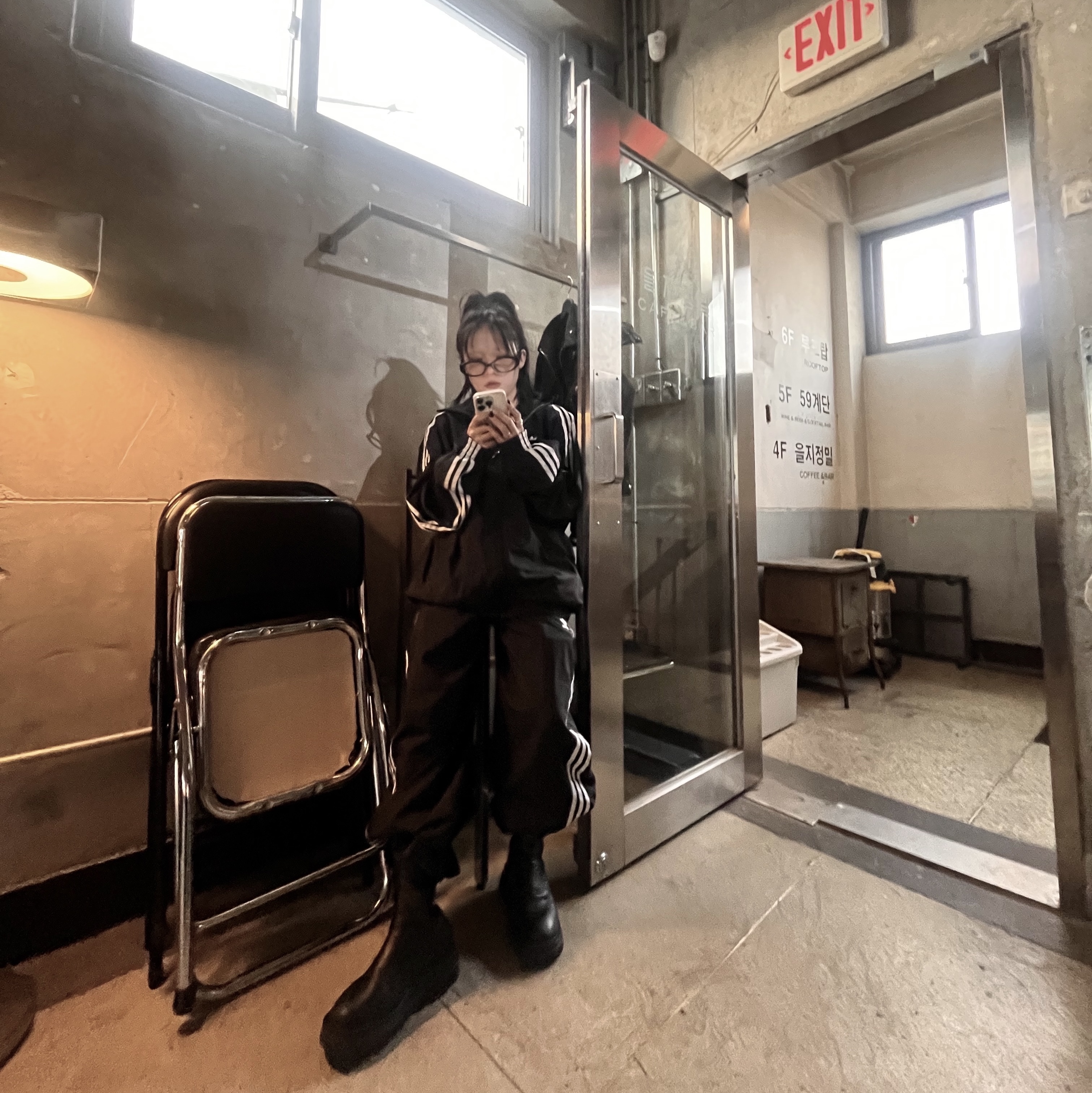 (W) Adidas Adilenium Oversized Track Top Black - KR Sizing, (W) Adidas Adilenium Season 2 Oversized Zip Off Track Pants Gender Neutral Black - KR Sizing 착용 스타일 - 2