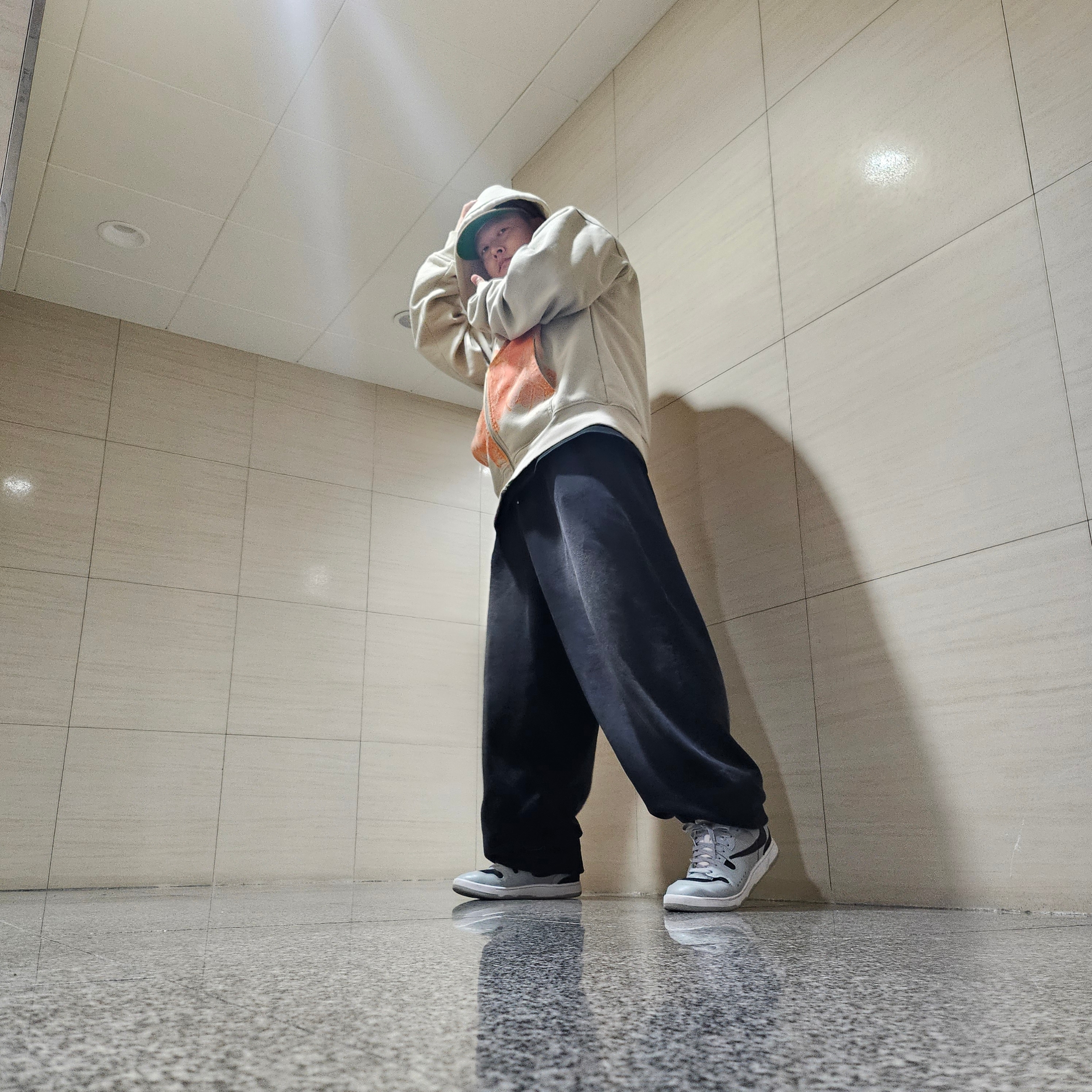Stussy Basic Strapback Cap Khaki, Stussy Web Zip Hoodie Khaki 착용 스타일 - 3