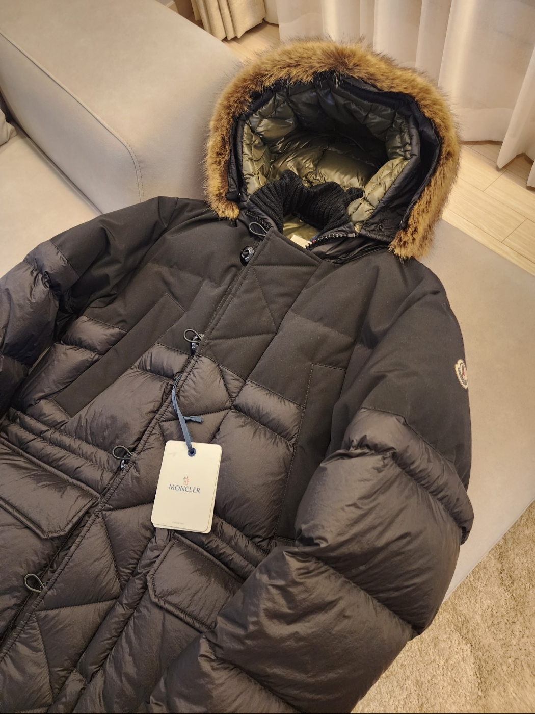 Moncler Sablettes Long Down Jacket Black - 22FW 착용 스타일
