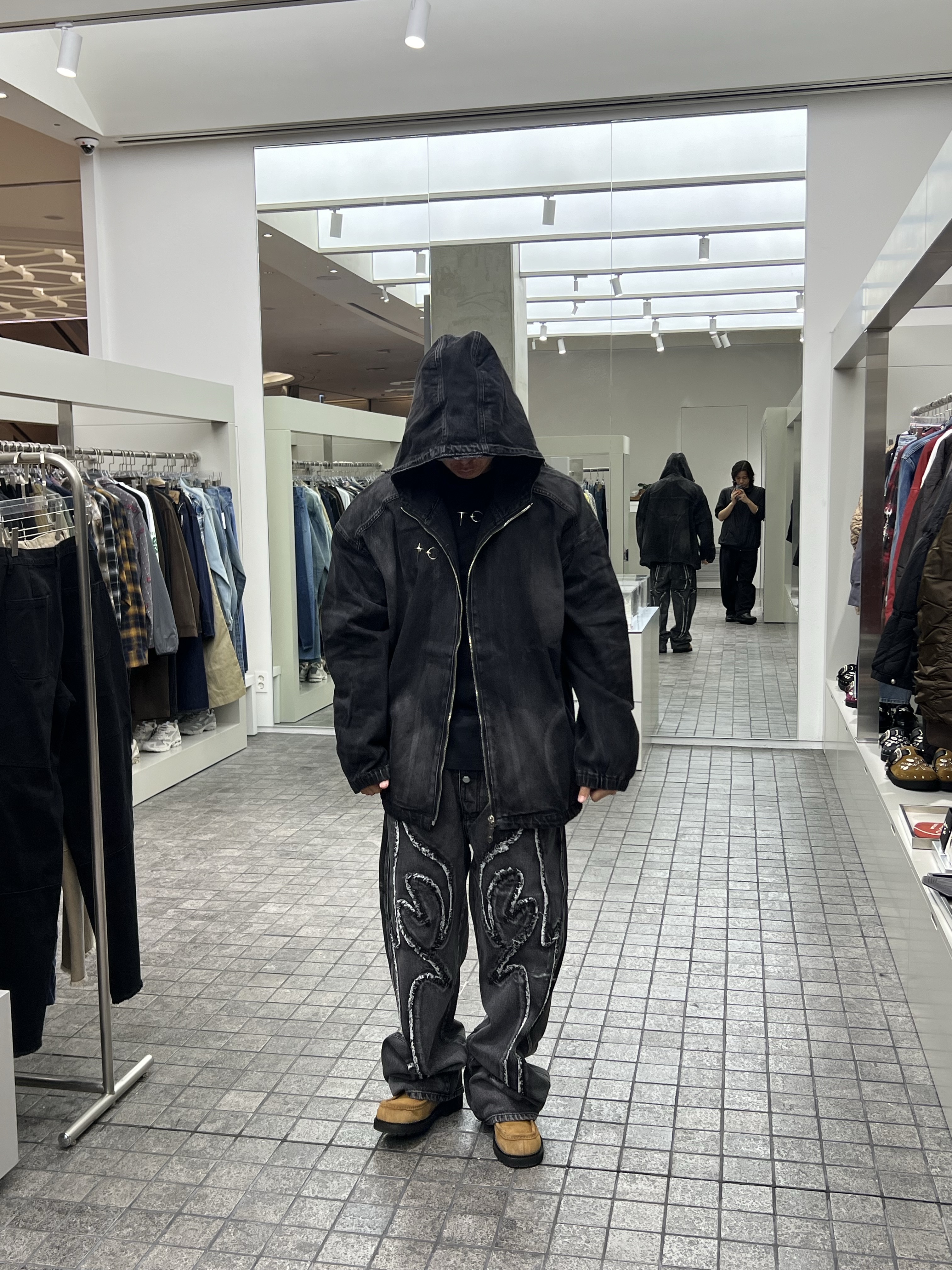 Thug Club Chopper Cap Black - 24FW, Thug Club Basic Emblem Denim Jacket Black - 24FW 착용 스타일 - 2