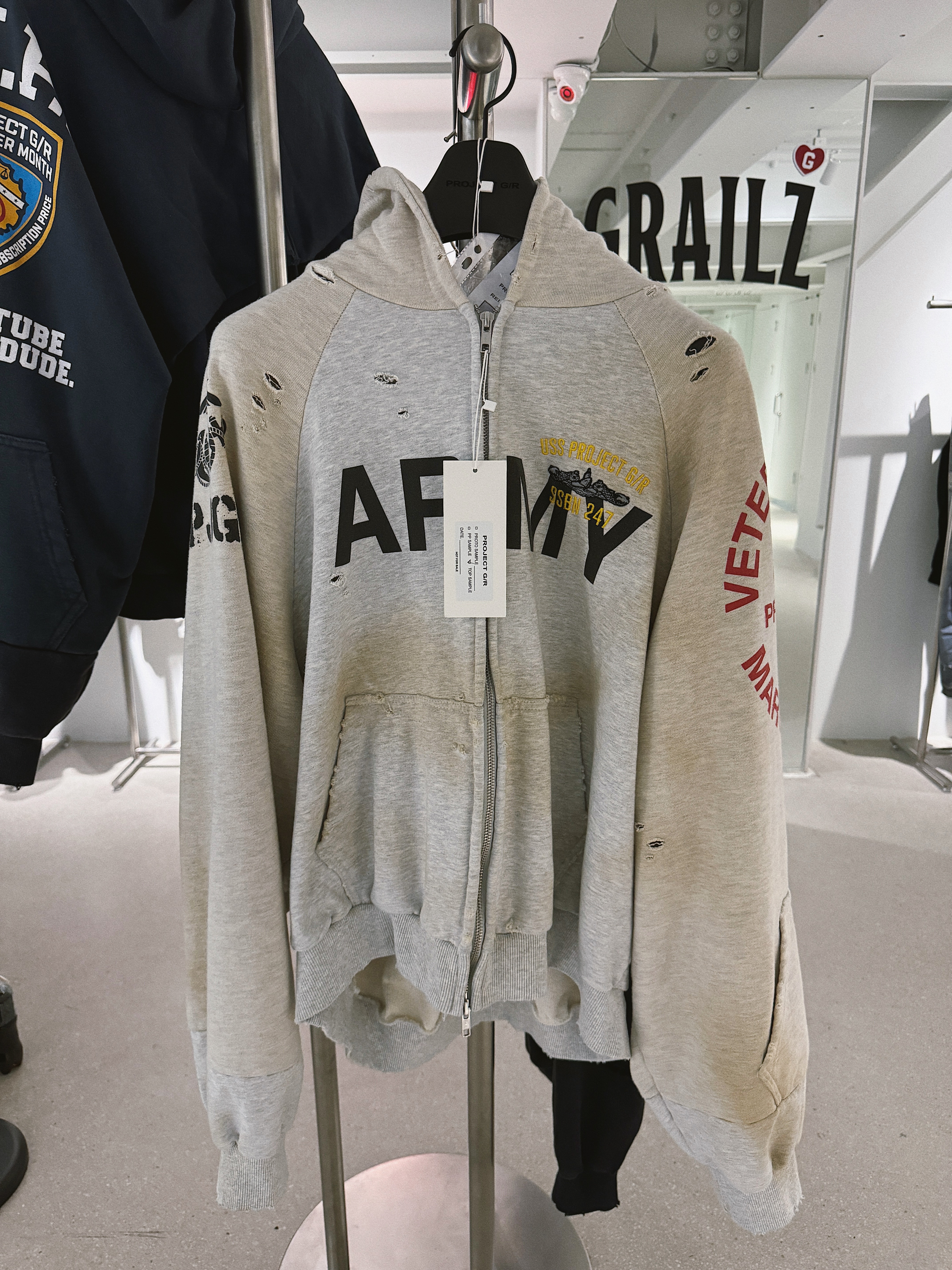 Project G/R Reconstructed Folded Zip Hoodie Dirty Melange, Project G/R 3 Layered Cargo Pants Camo 착용 스타일 - 2