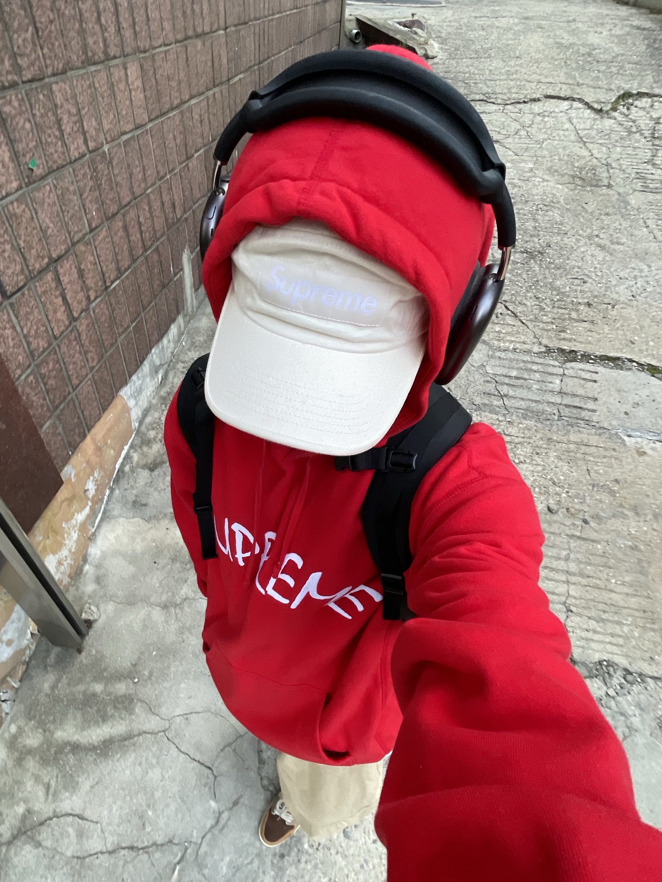 Jordan 1 x Zion Williamson Retro Low OG Flax and Oil Green, Supreme FTP Arc Hooded Sweatshirt Washed Red - 21SS 착용 스타일 - 2