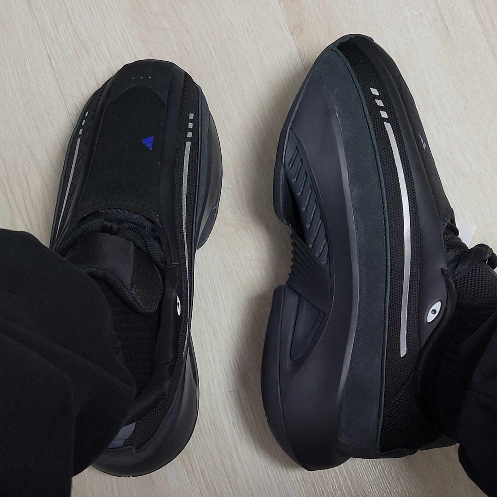 Adidas Mad IIInfinity Core Black Carbon 착용 스타일