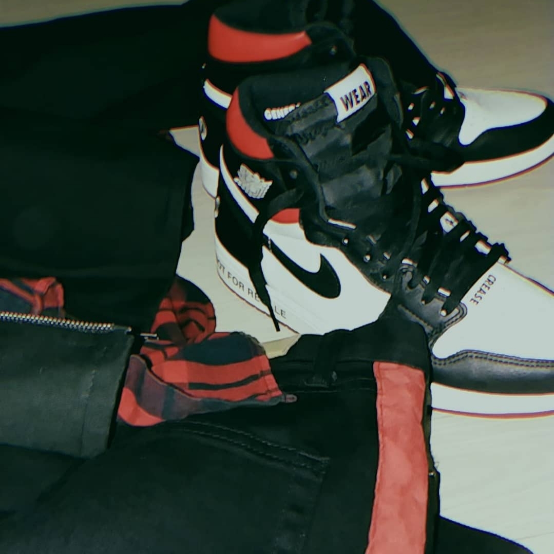 Jordan 1 Retro High Not for Resale Varsity Red 착용 스타일 - 2