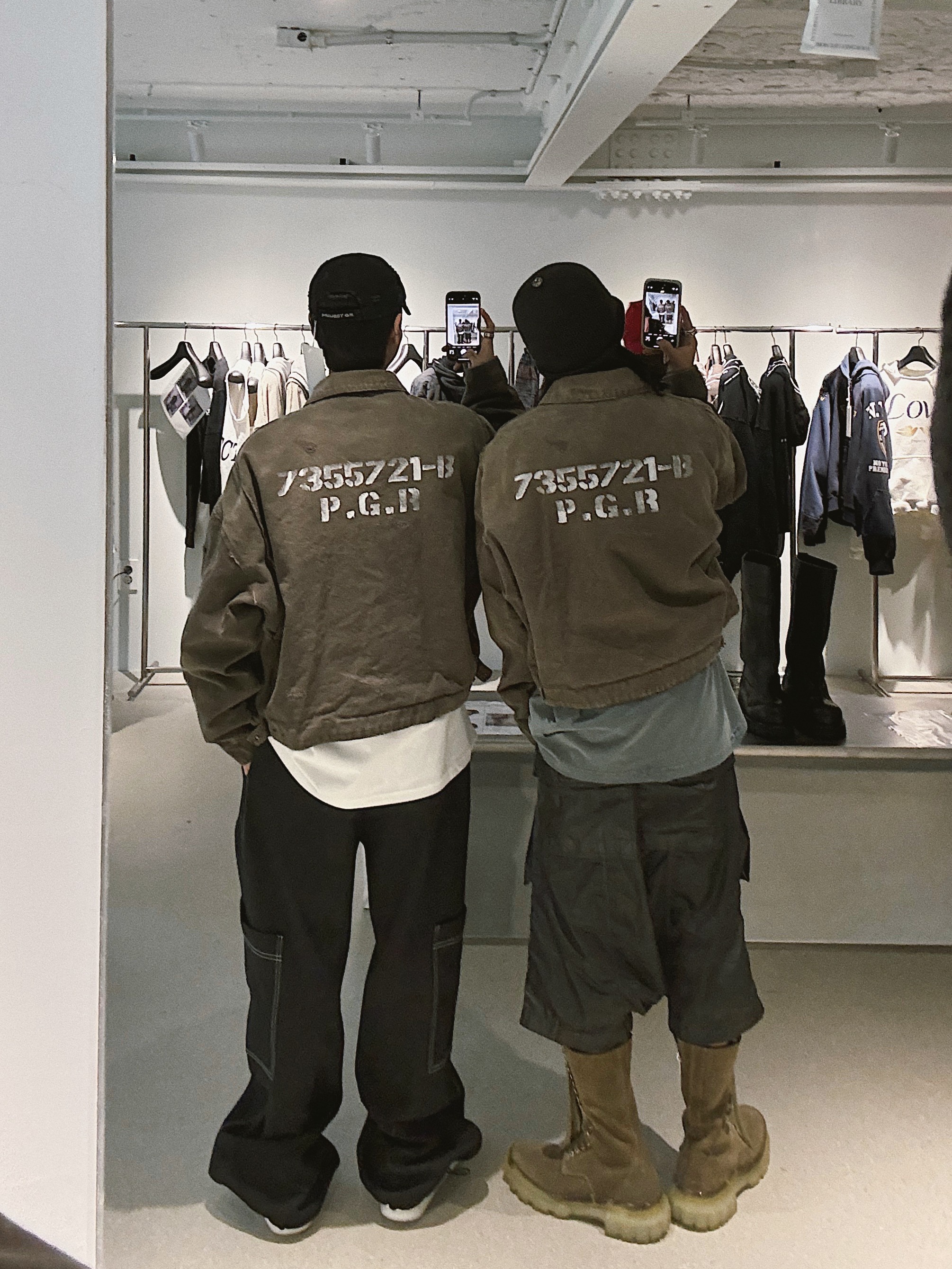 Project G/R Reconstructed Folded Zip Hoodie Dirty Melange, Project G/R 3 Layered Cargo Pants Camo 착용 스타일 - 4