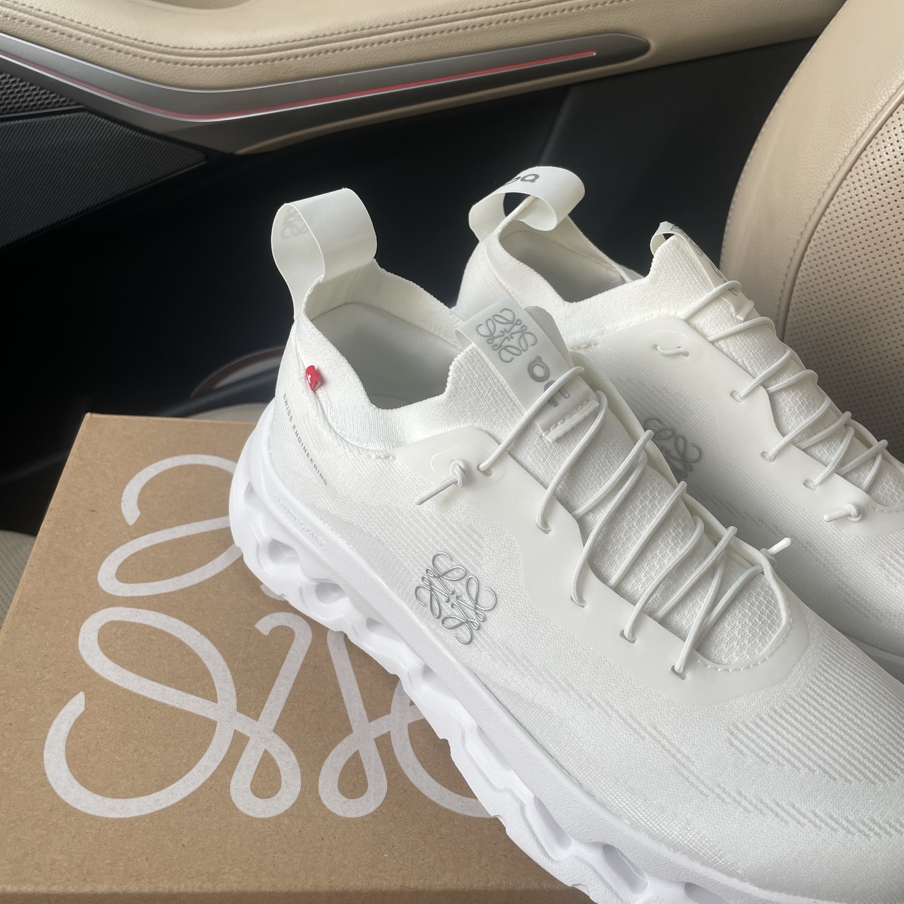 Loewe x On Running Cloudtilt All White, (W) Loewe x On Running Cloudtilt All White 착용 스타일 - 4